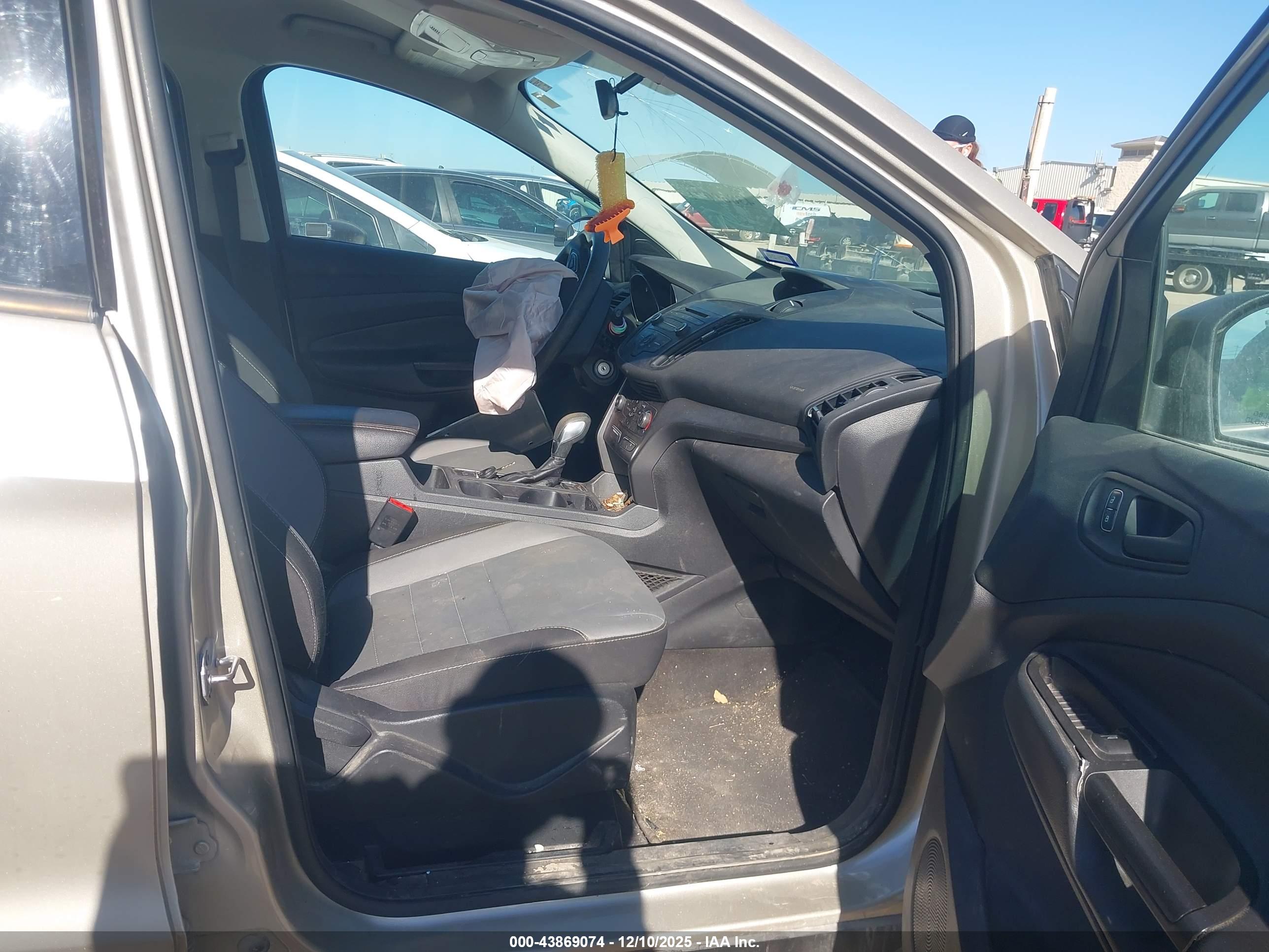 FORD ESCAPE image 5