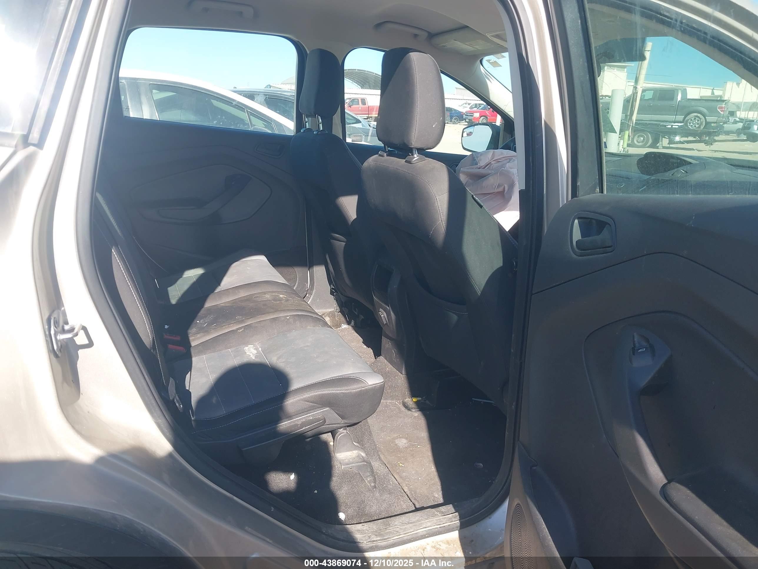 FORD ESCAPE image 8