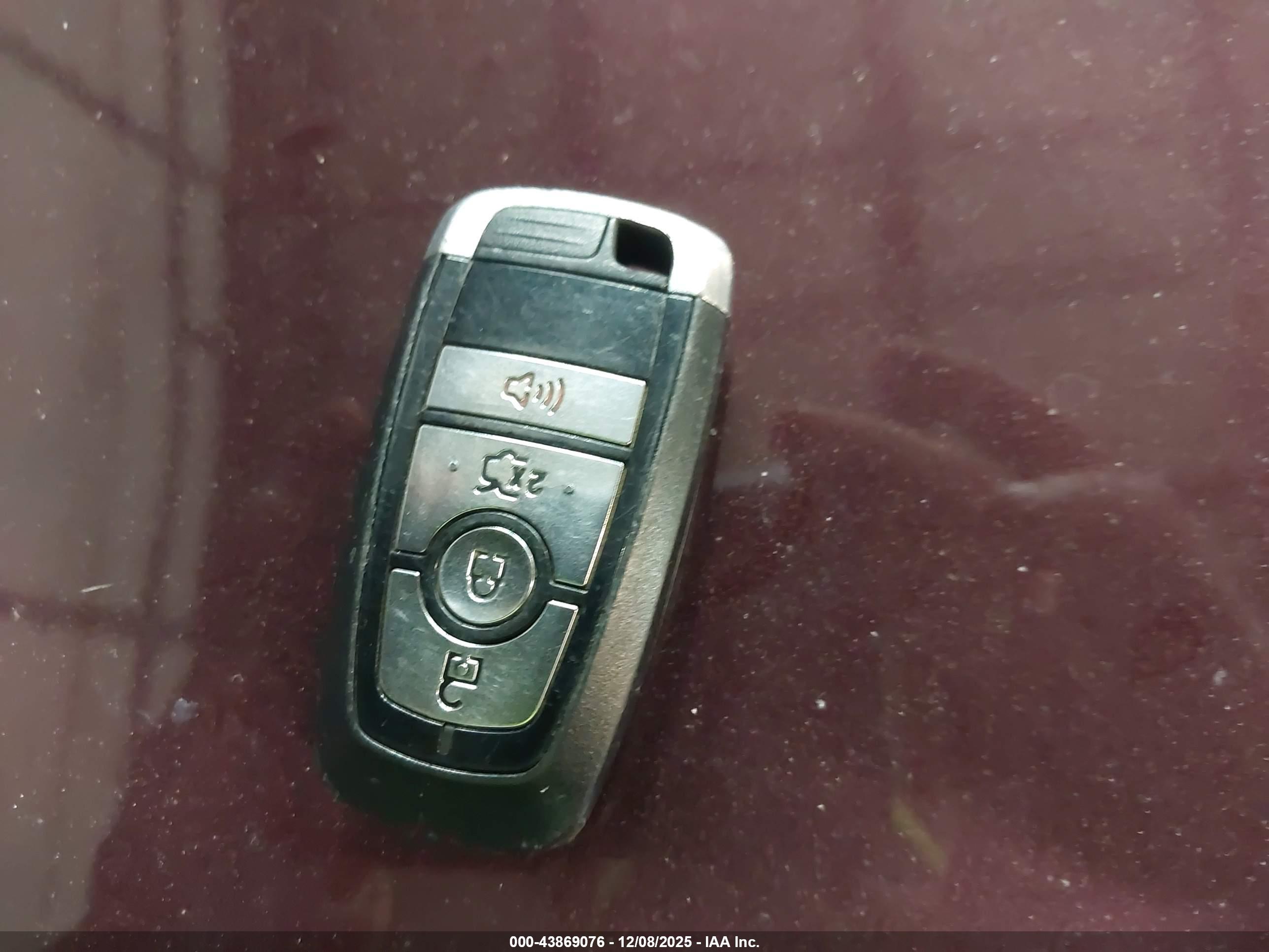 FORD FUSION image 11