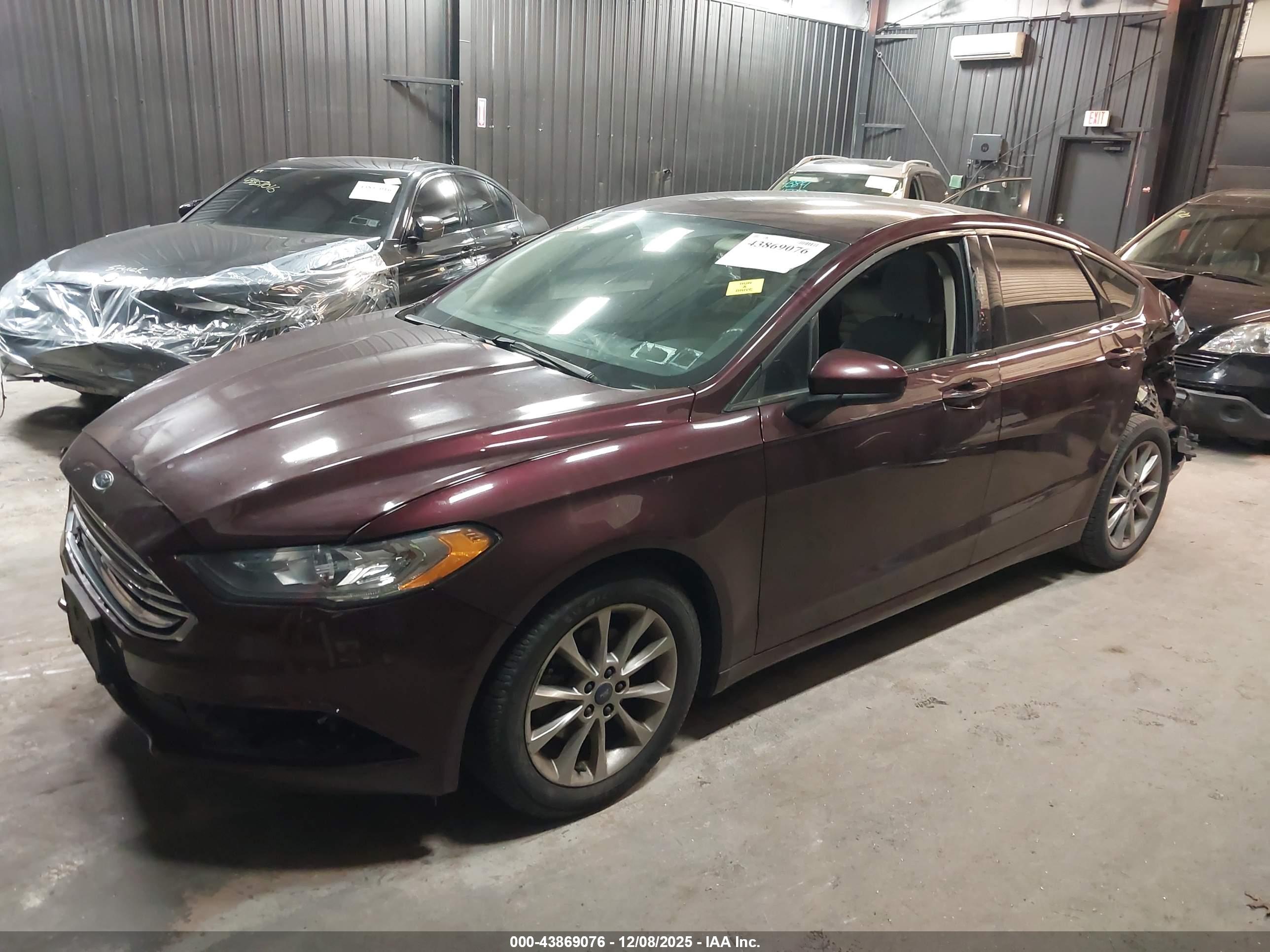 FORD FUSION image 2