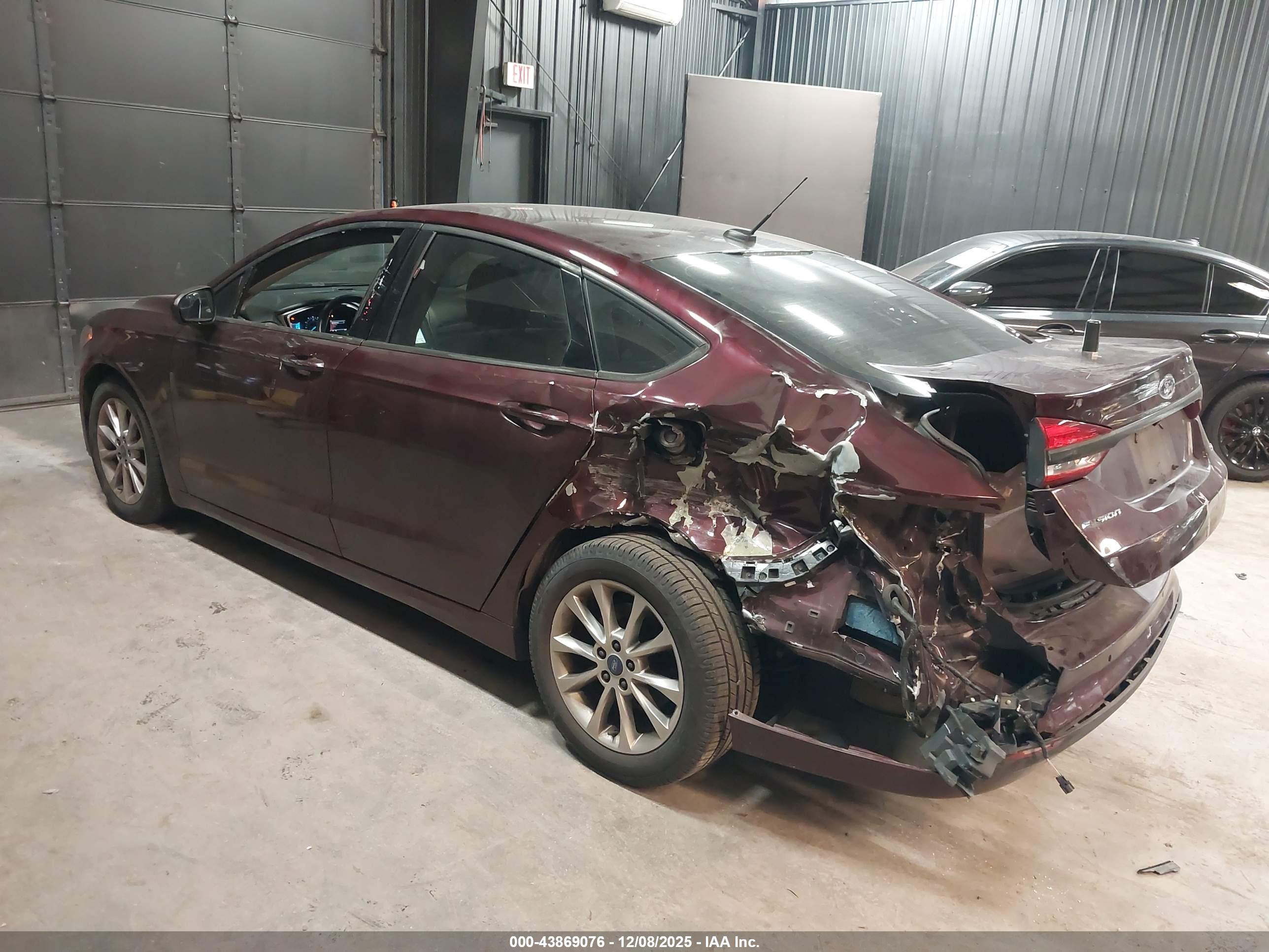 FORD FUSION image 3