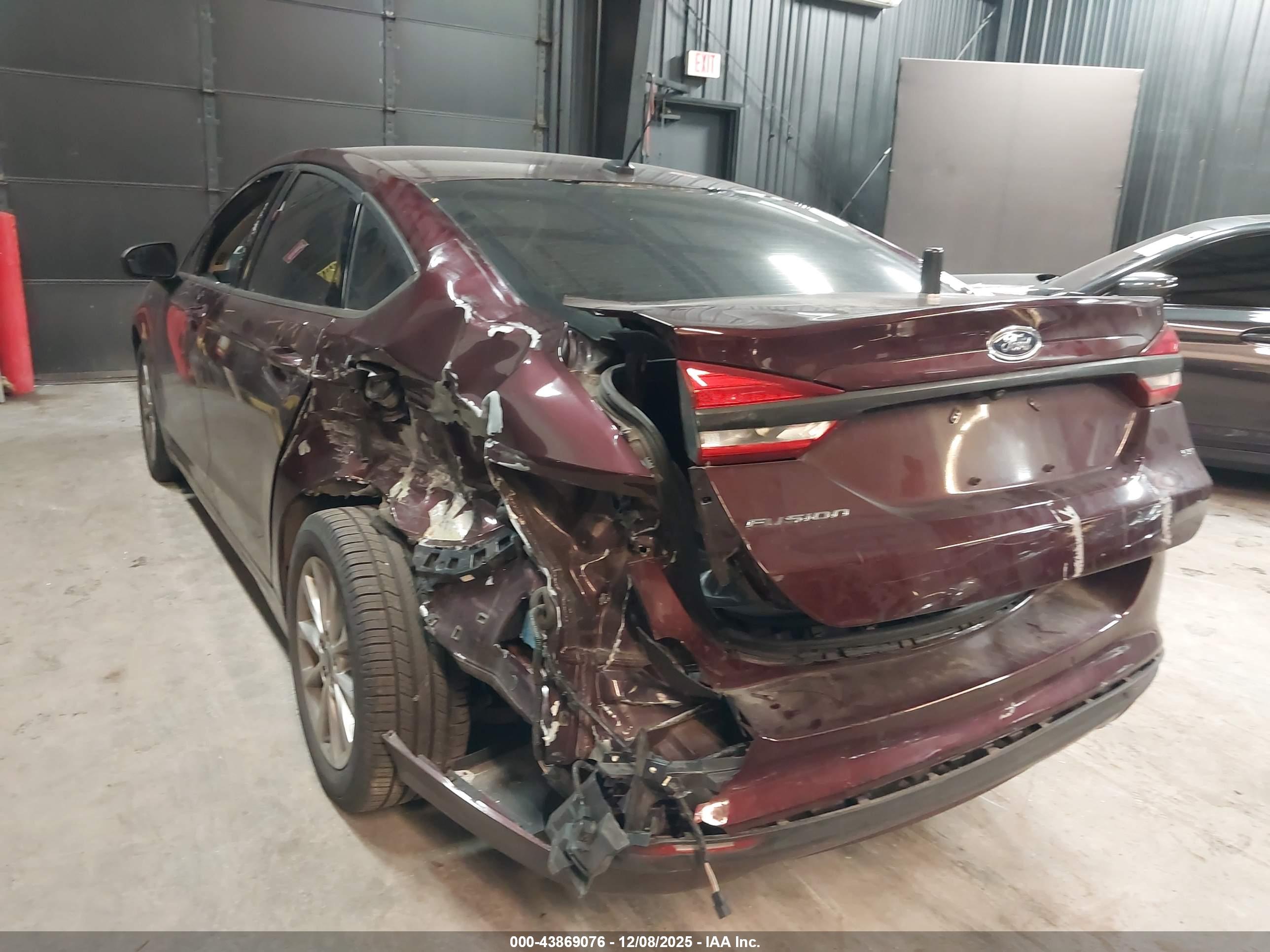 FORD FUSION image 6