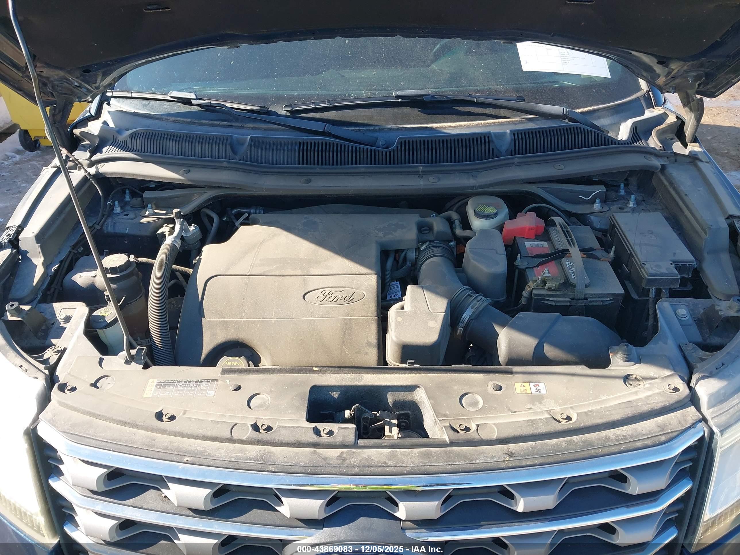 FORD EXPLORER image 10