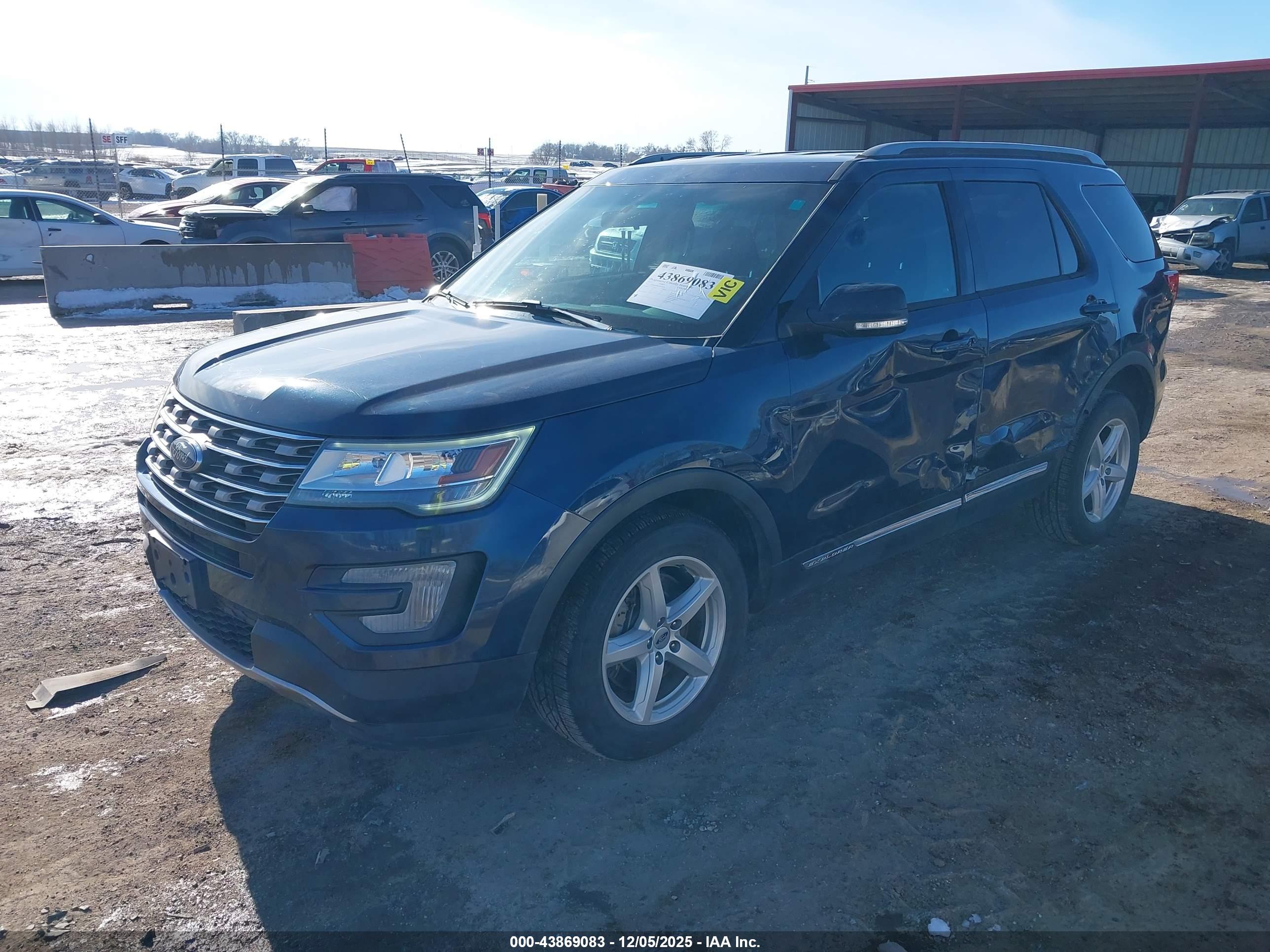 FORD EXPLORER image 2