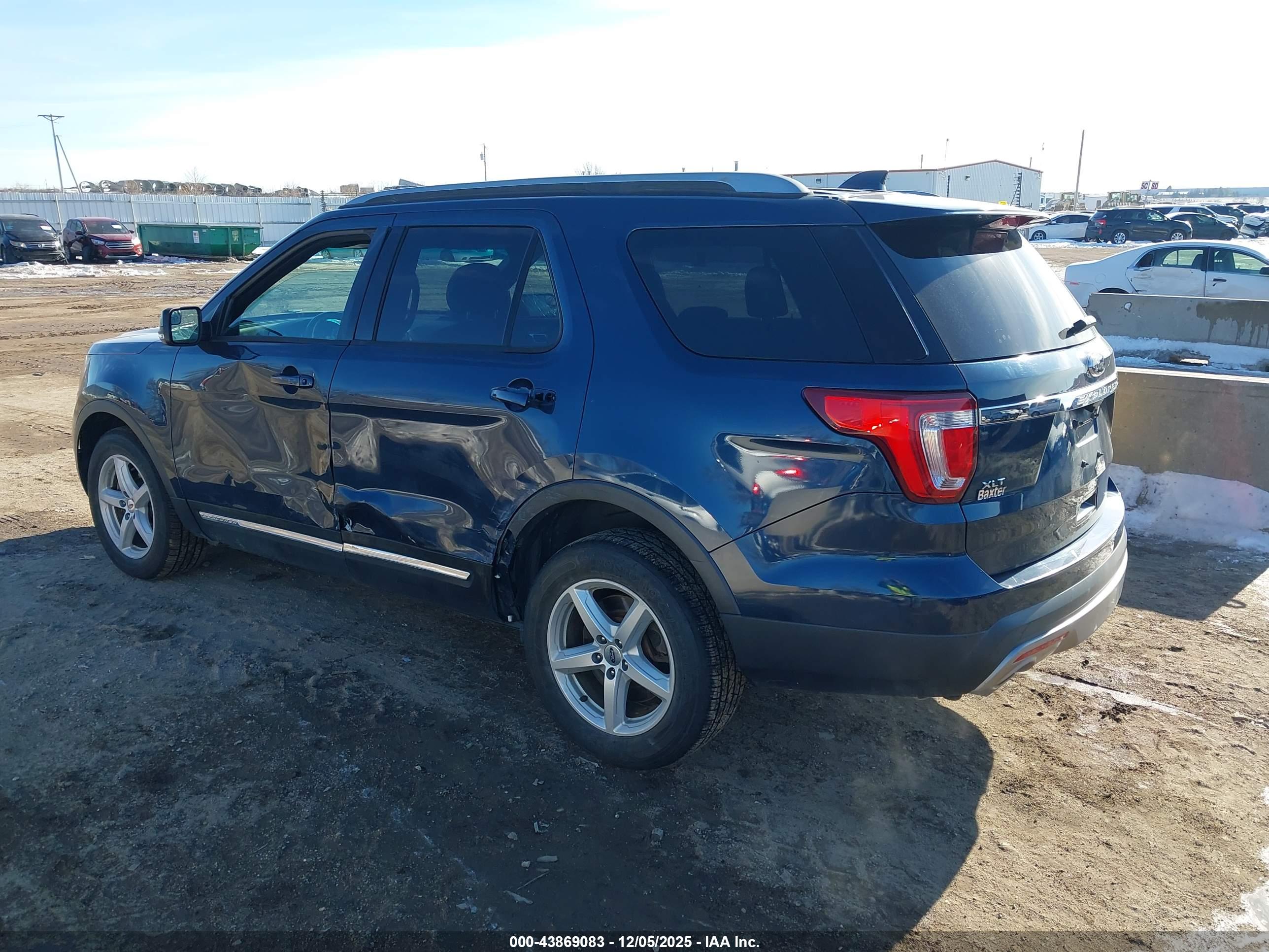 FORD EXPLORER image 3
