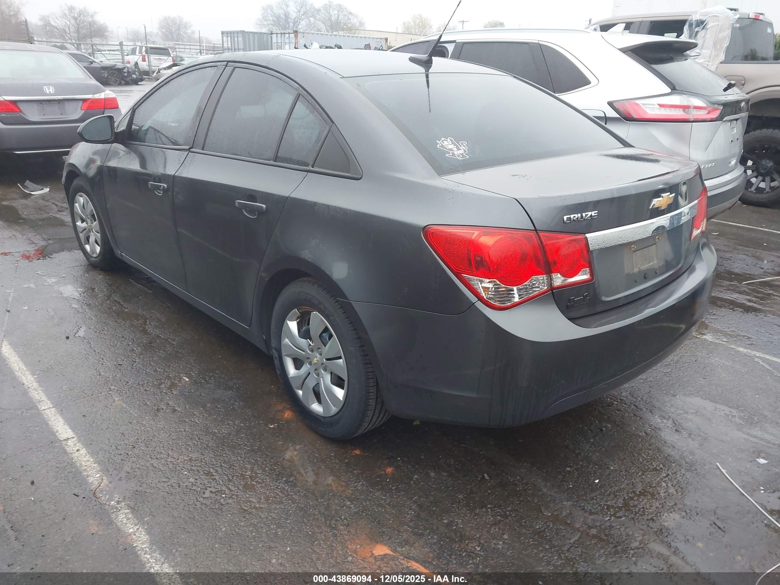 CHEVROLET CRUZE image 3