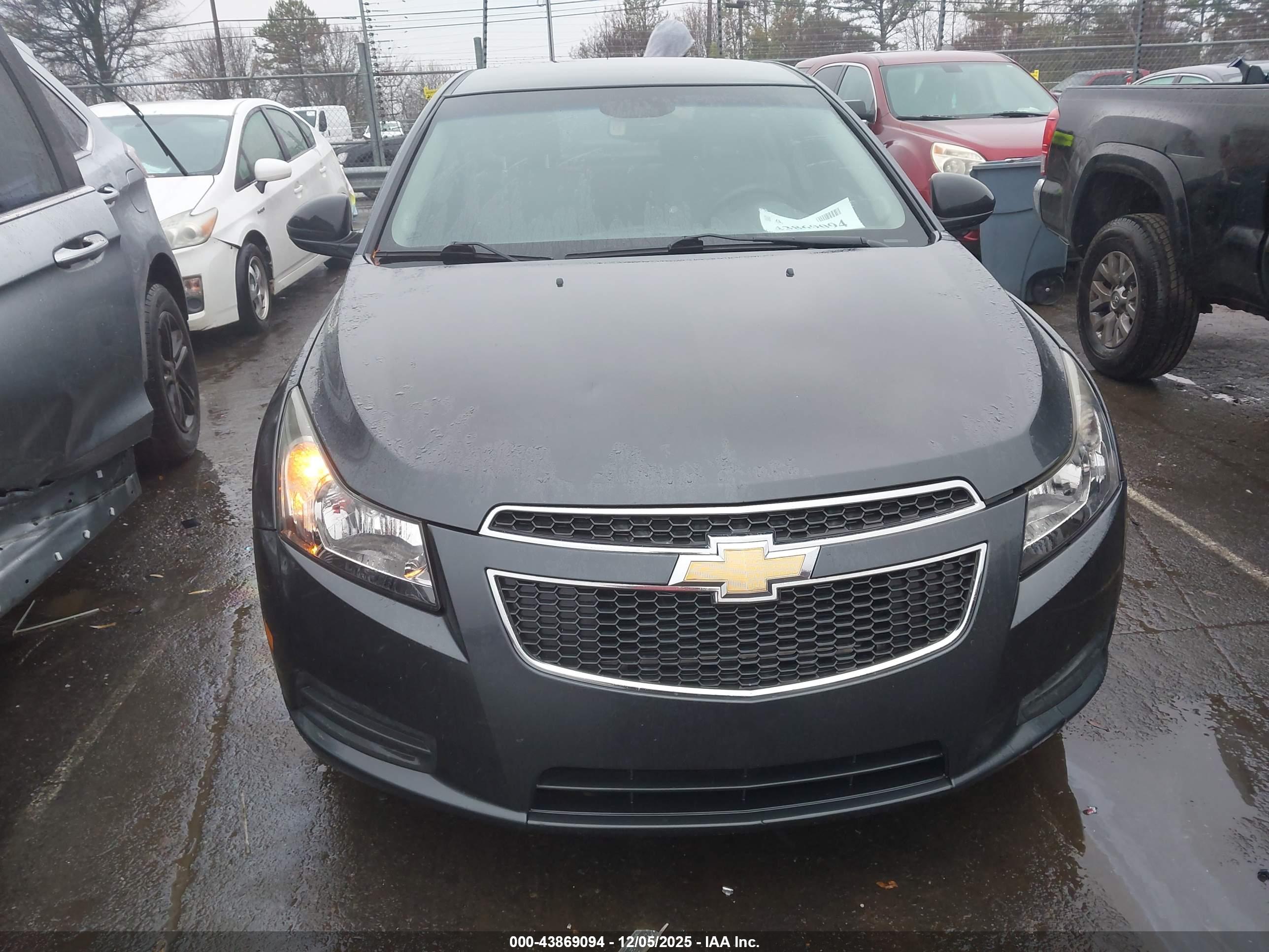 CHEVROLET CRUZE image 6