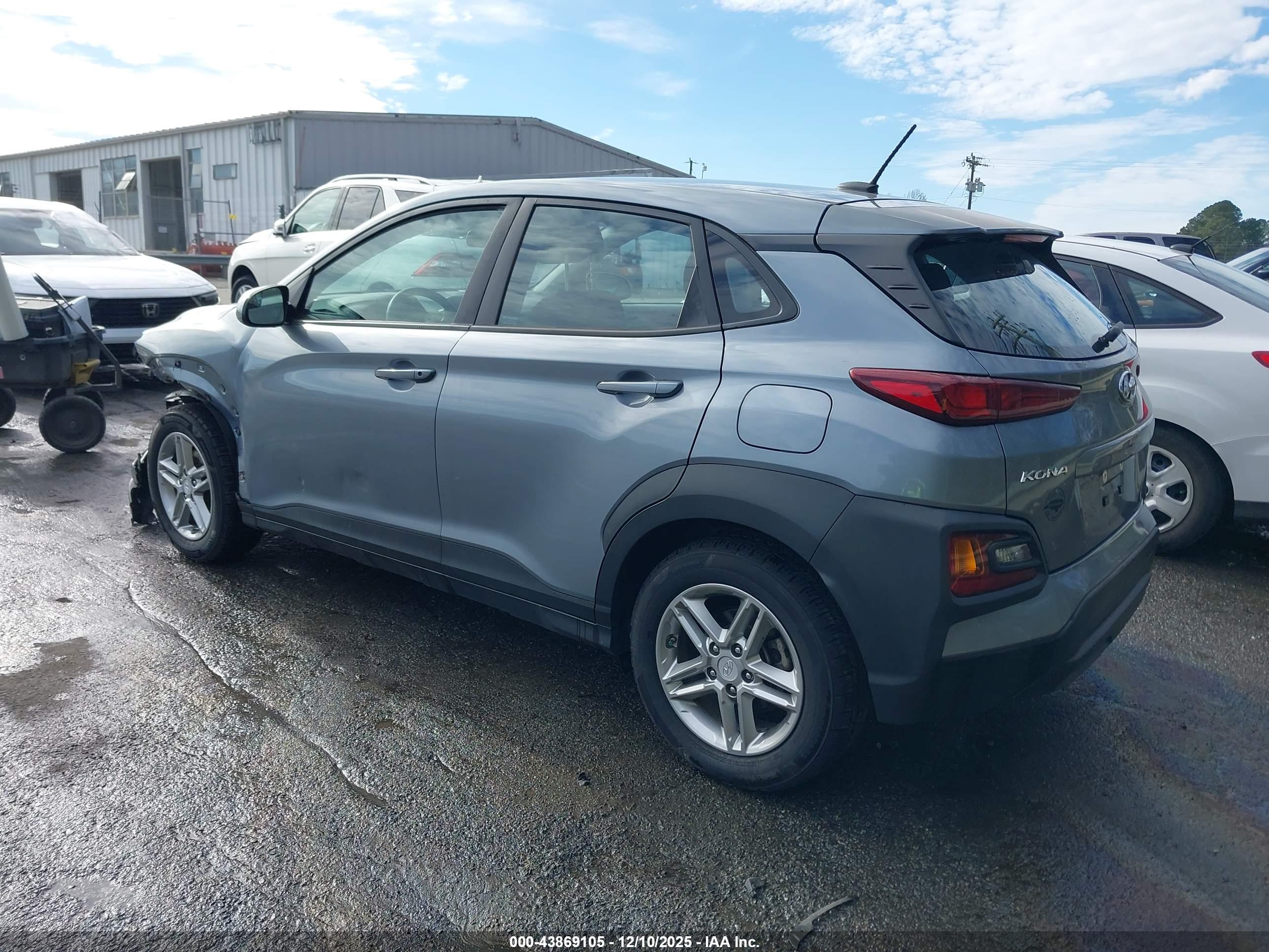 HYUNDAI KONA image 3