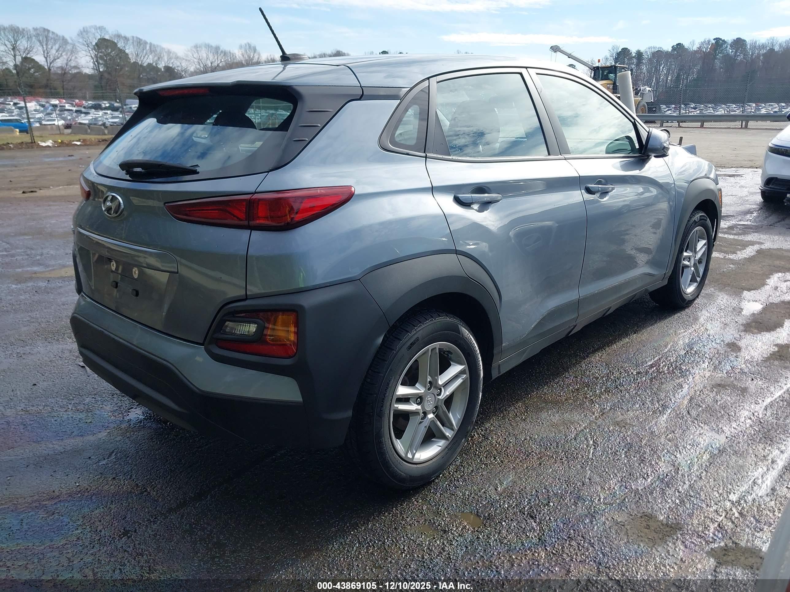 HYUNDAI KONA image 4