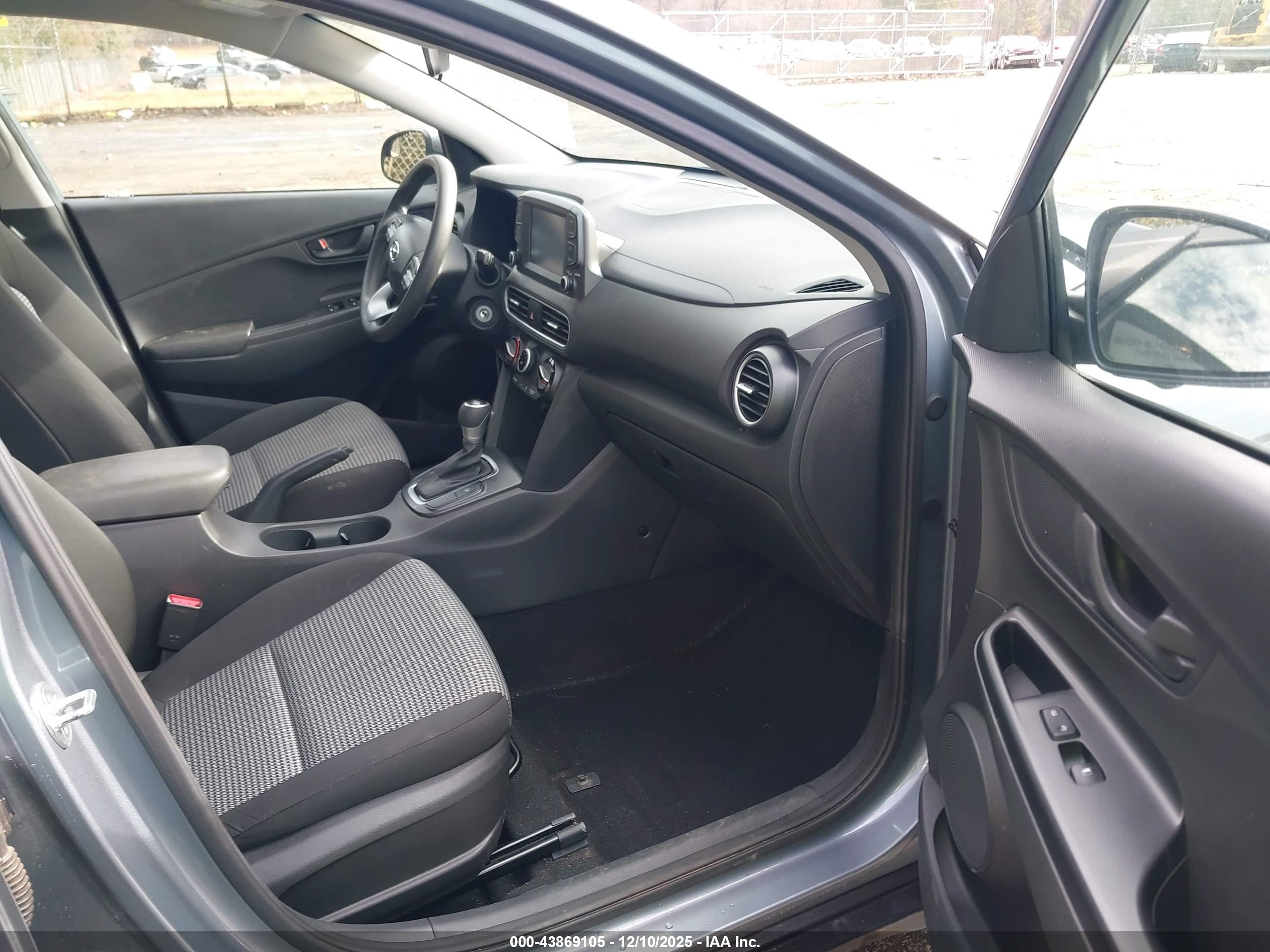 HYUNDAI KONA image 5