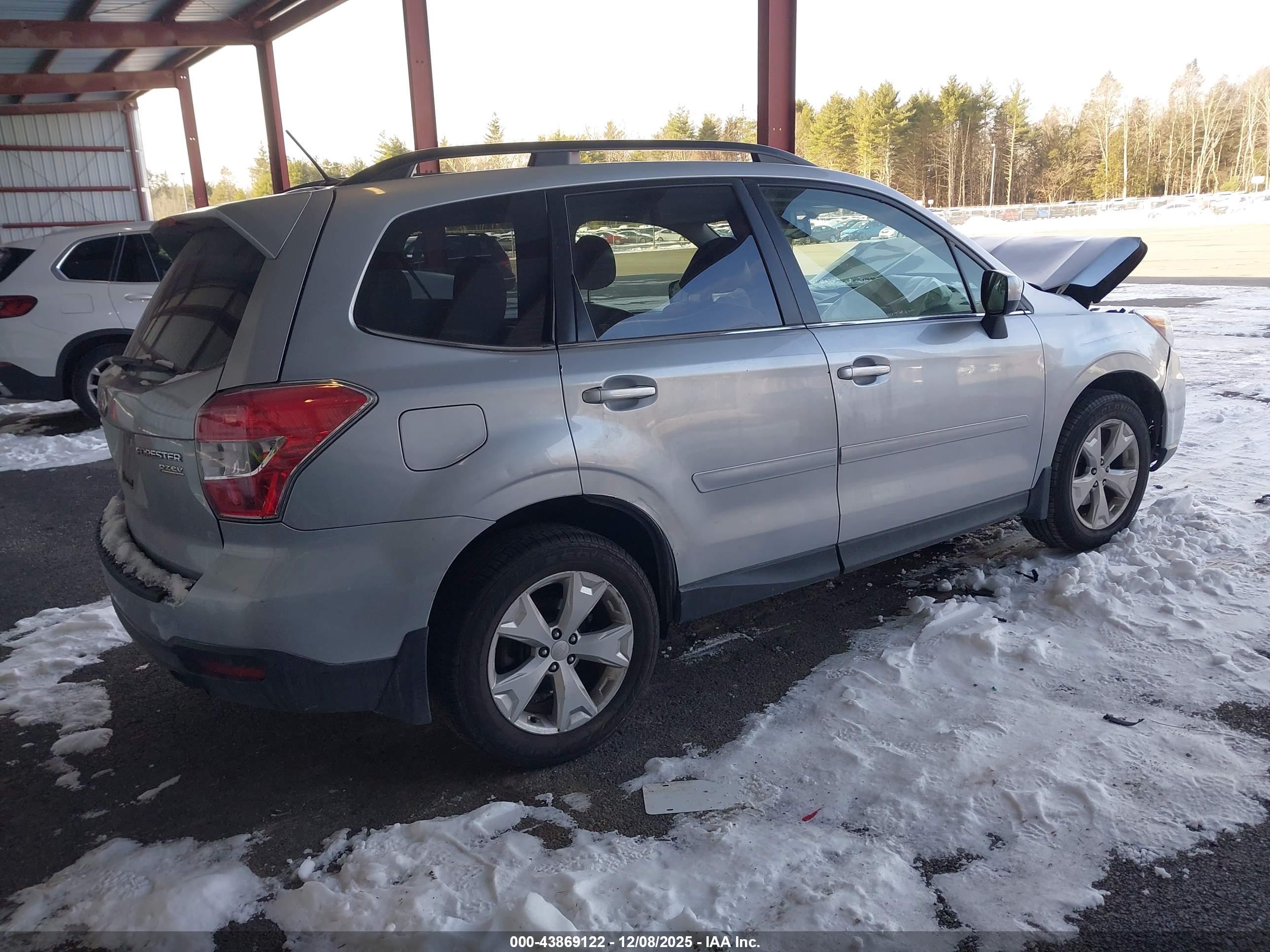 SUBARU FORESTER image 4