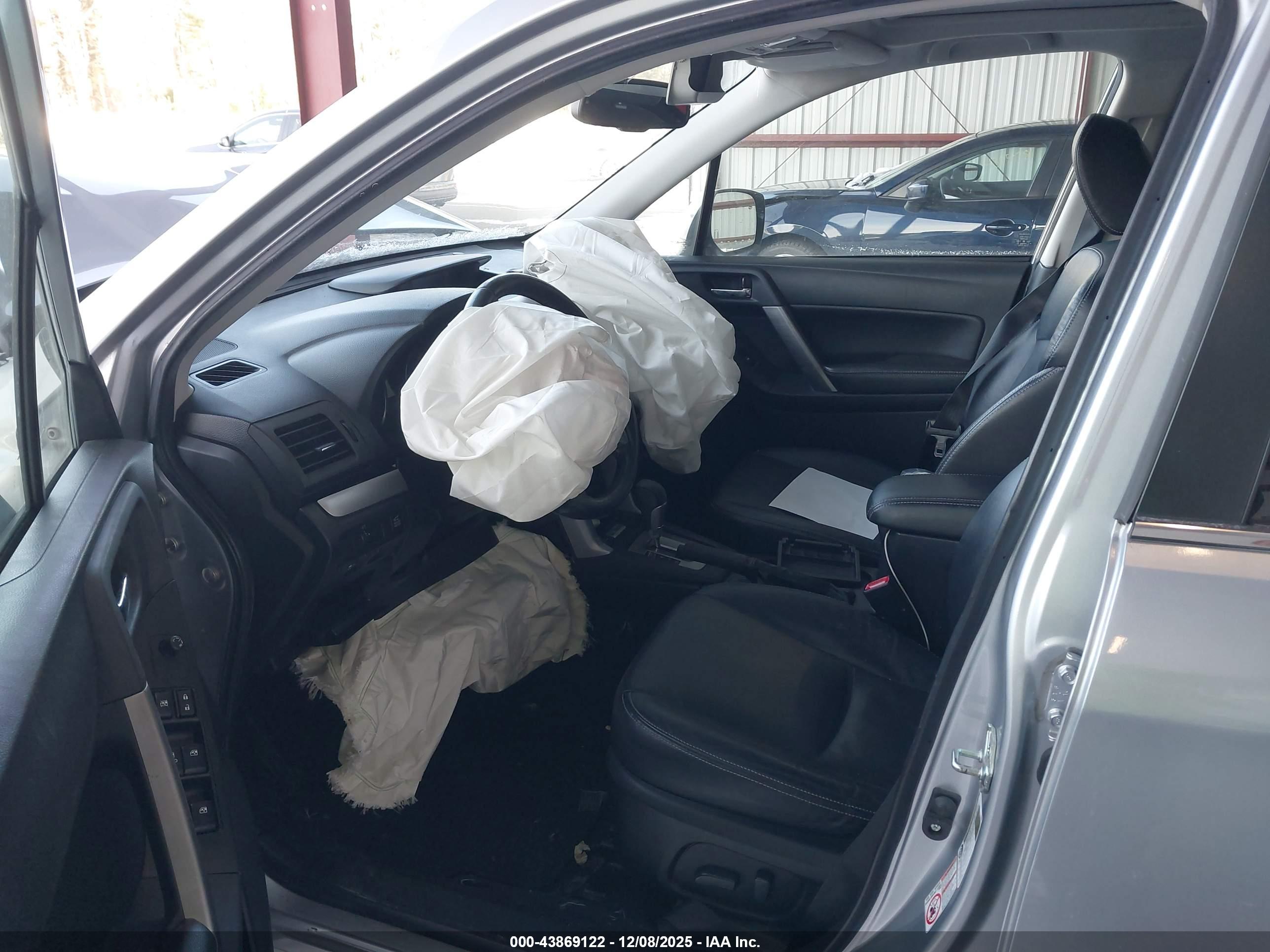 SUBARU FORESTER image 5