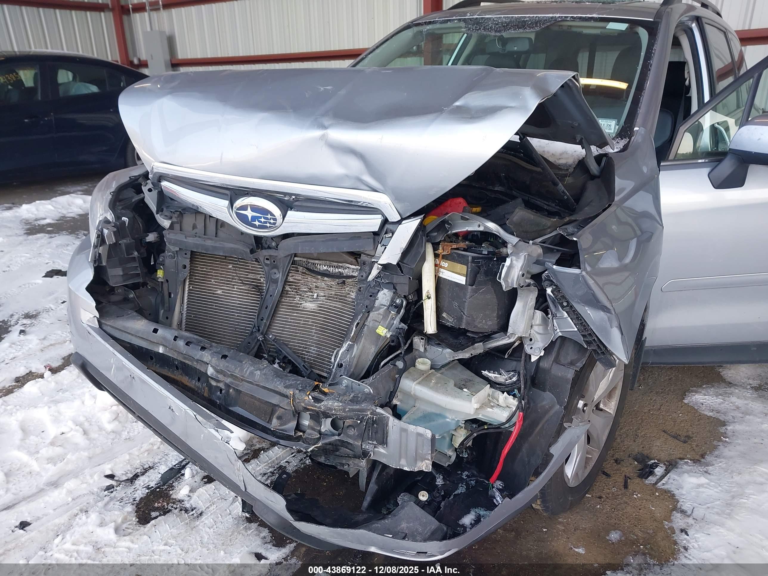 SUBARU FORESTER image 6