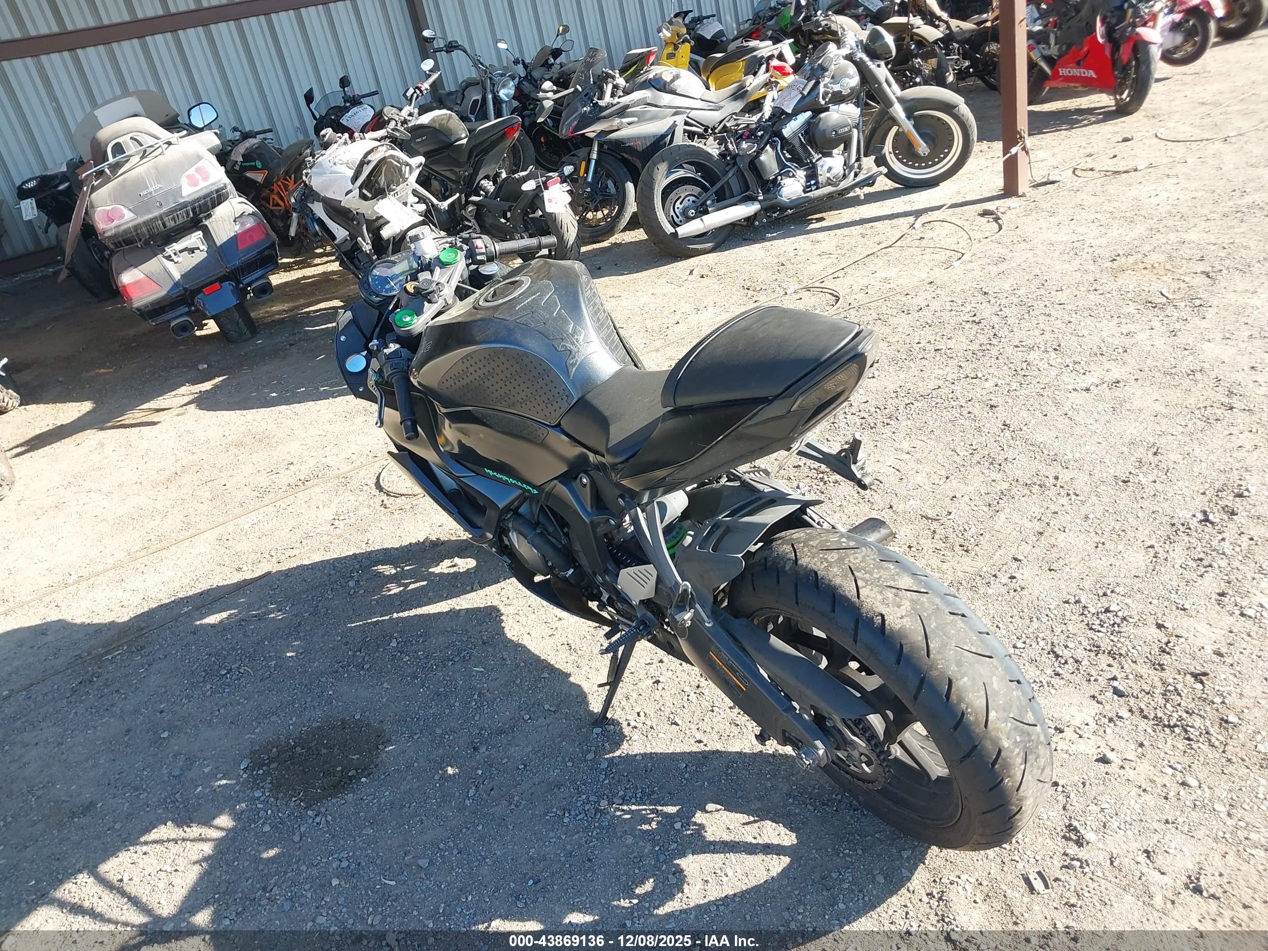 KAWASAKI ZX636 image 3