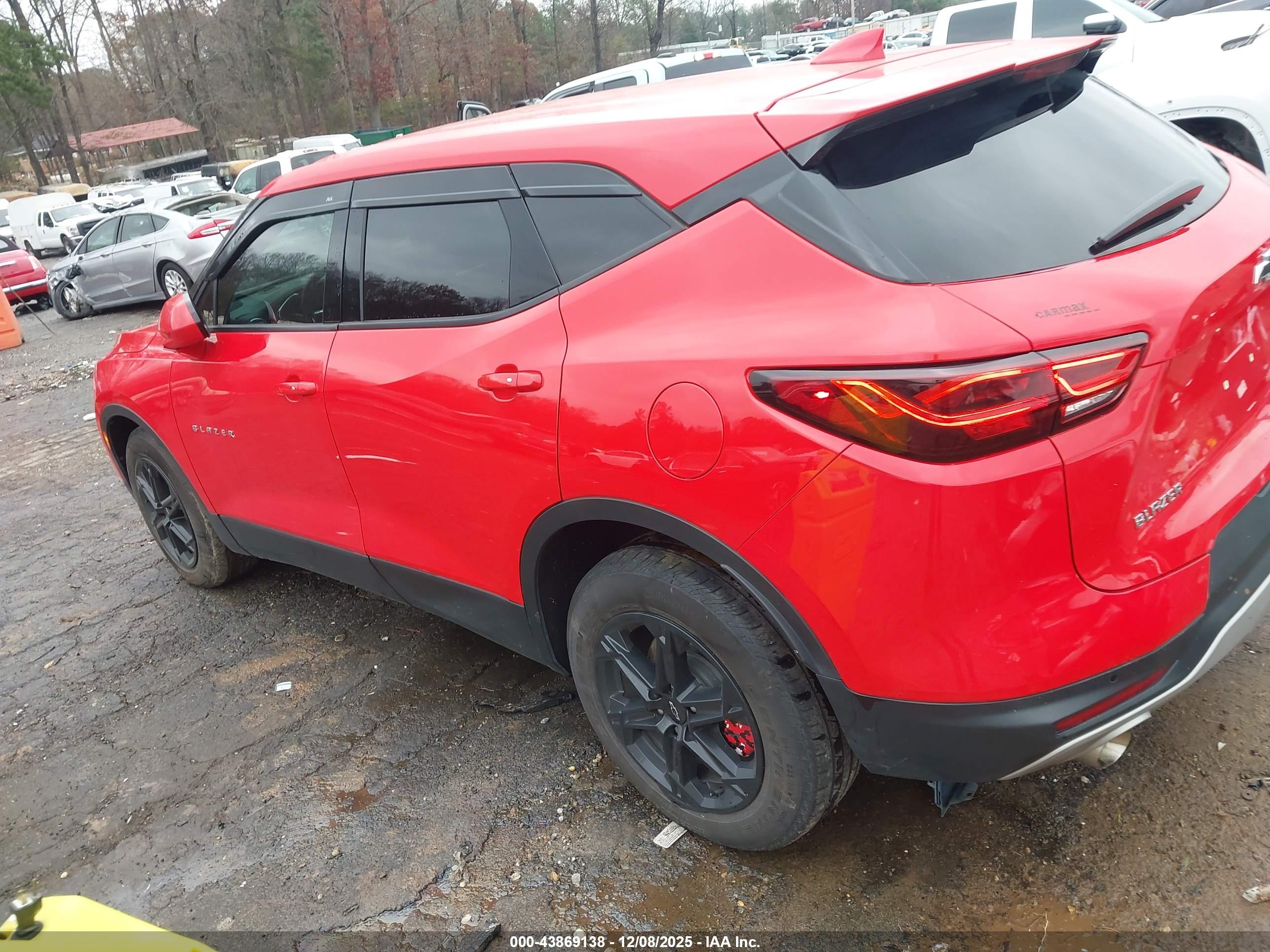 CHEVROLET BLAZER image 3