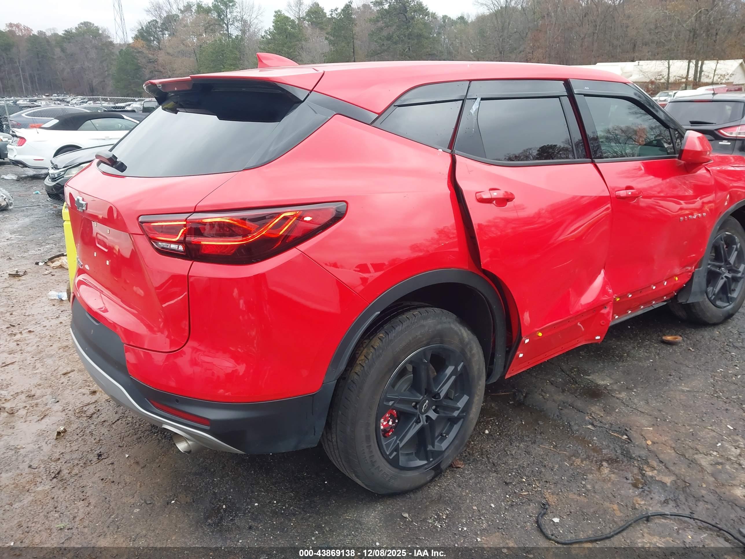 CHEVROLET BLAZER image 4