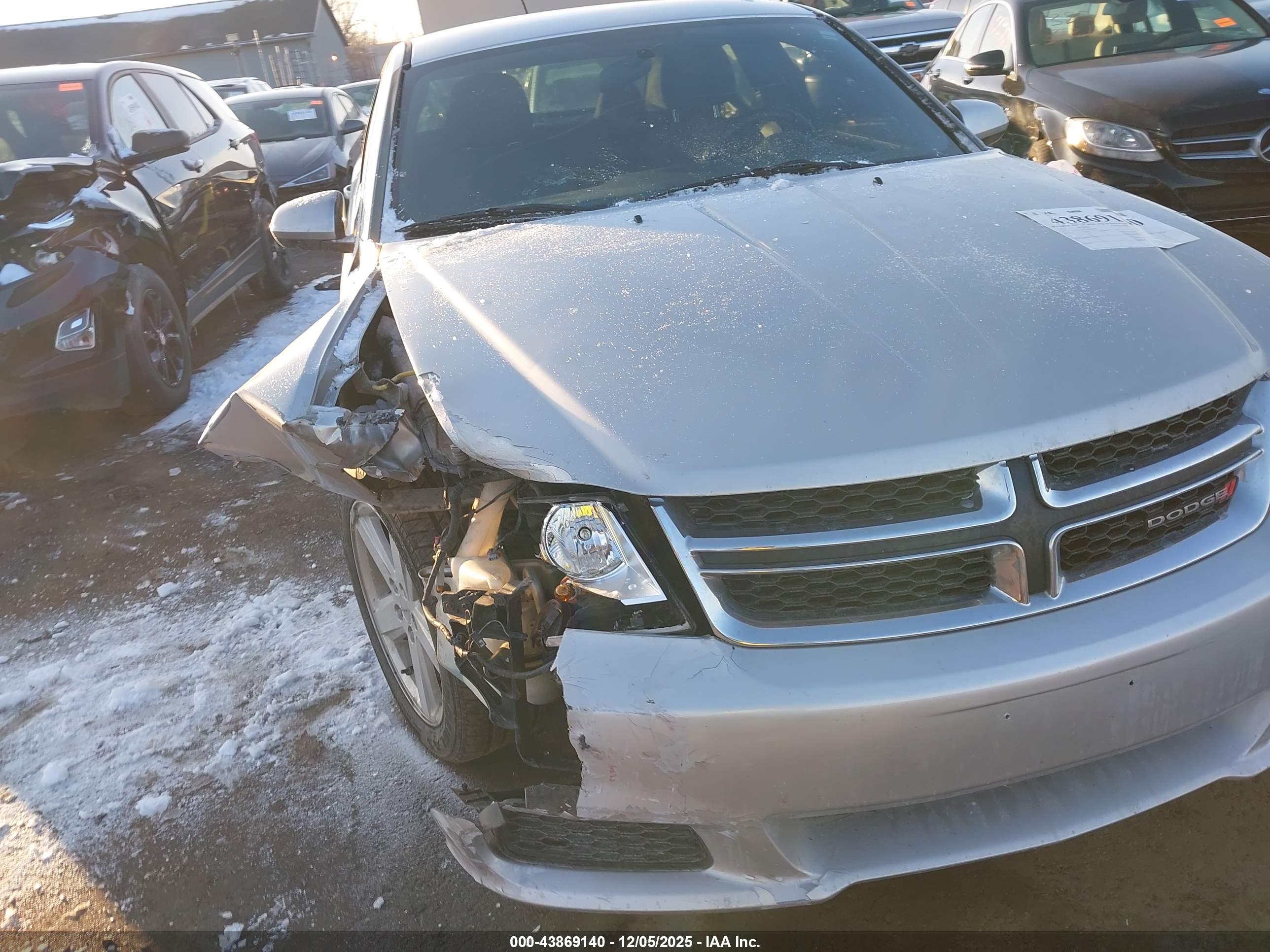 DODGE AVENGER image 6