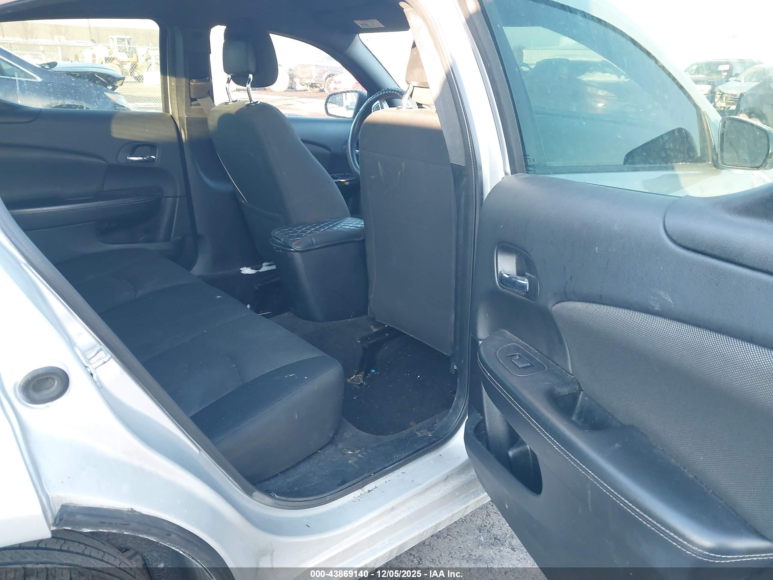 DODGE AVENGER image 8