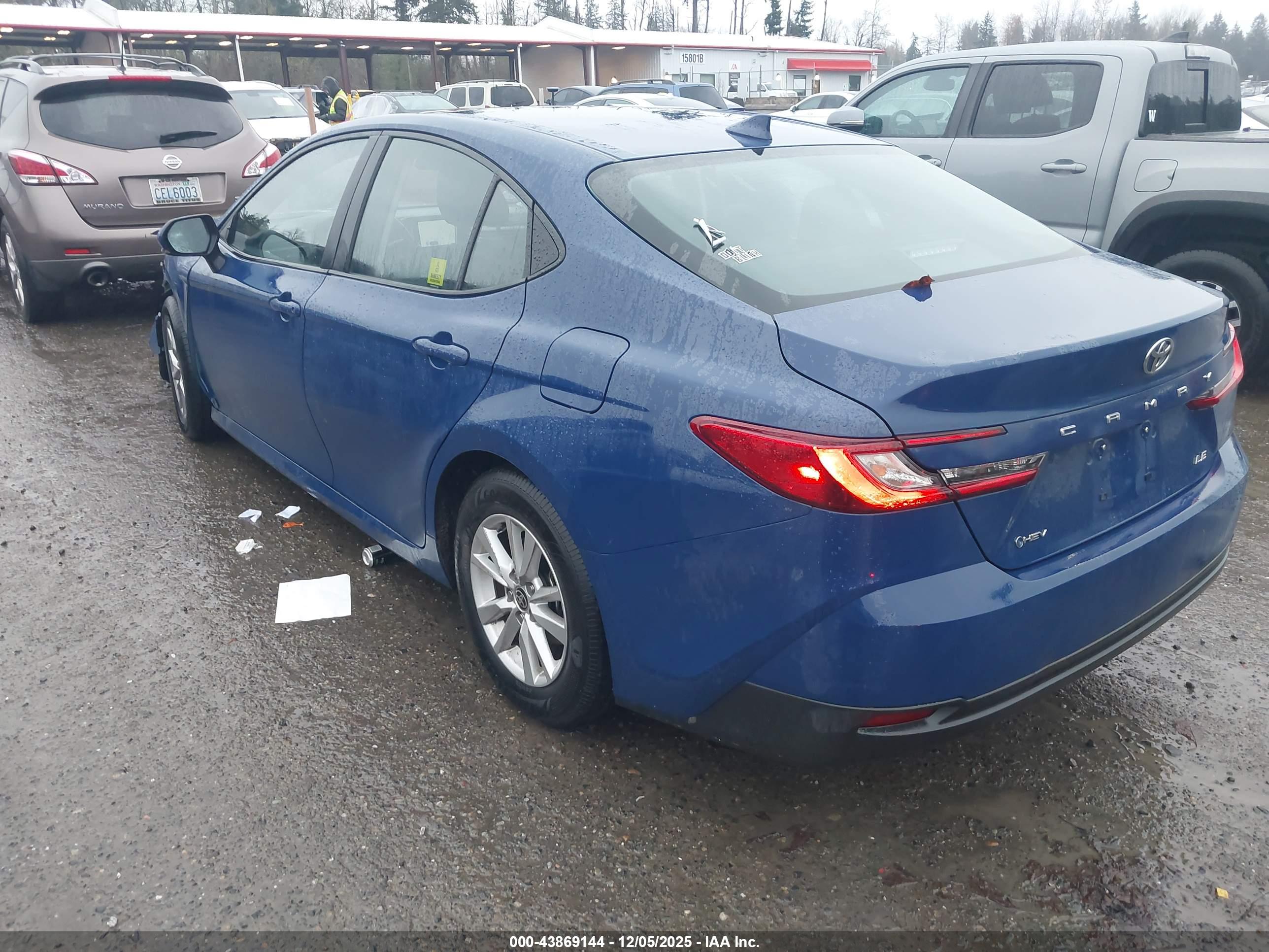 TOYOTA CAMRY image 3
