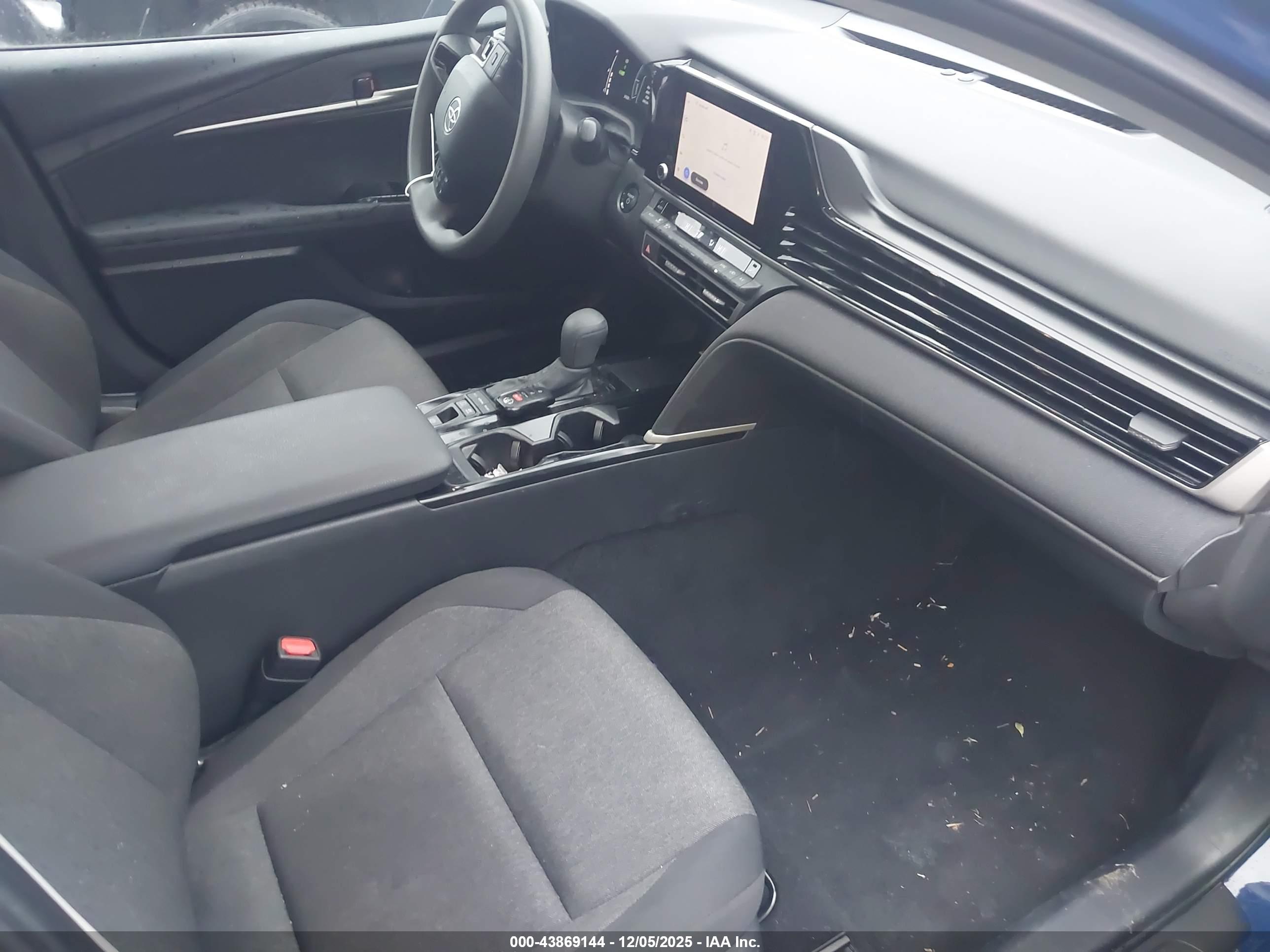 TOYOTA CAMRY image 5