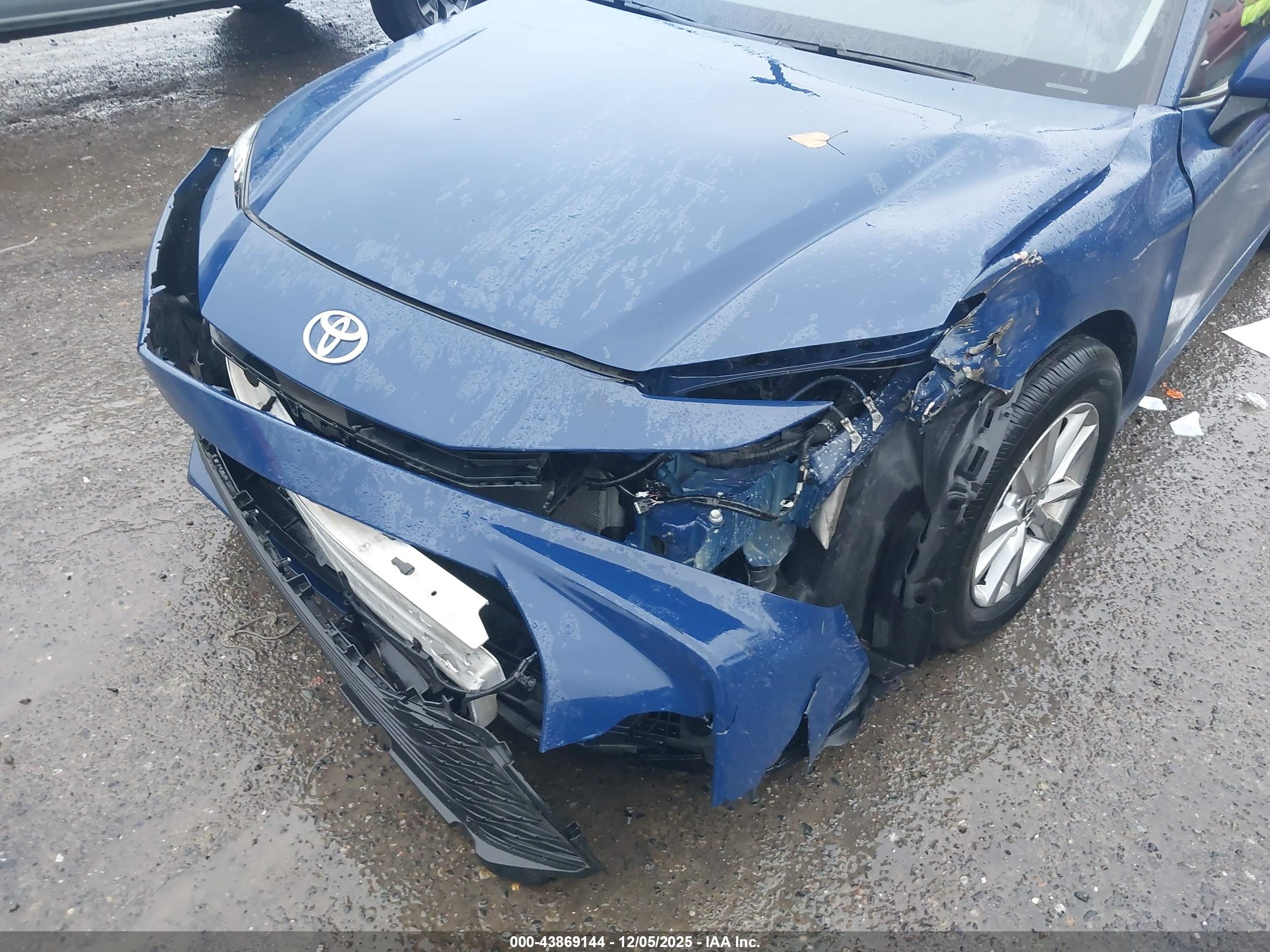 TOYOTA CAMRY image 6