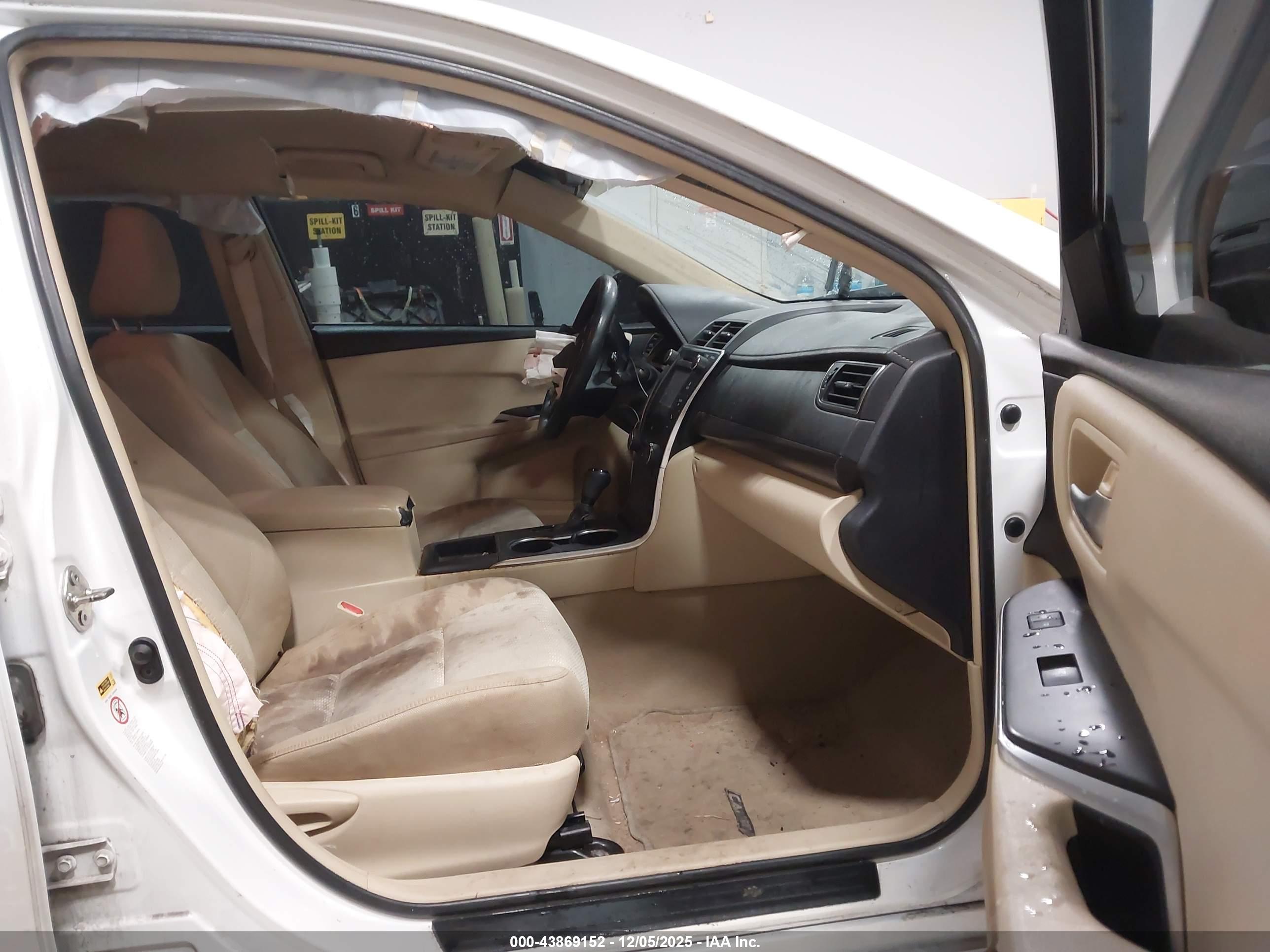 TOYOTA CAMRY image 5