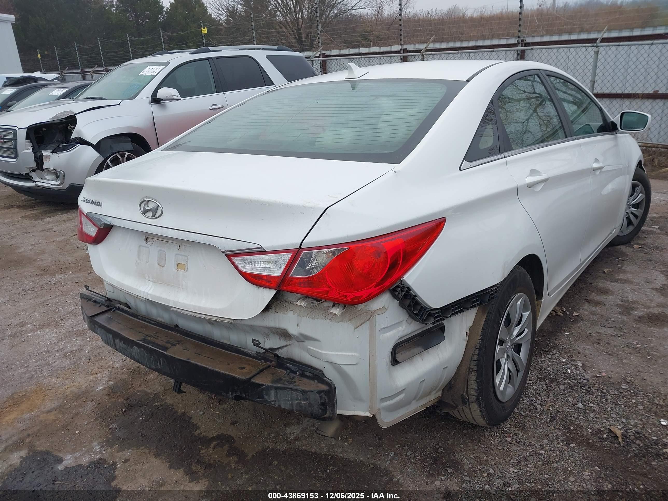 HYUNDAI SONATA image 4