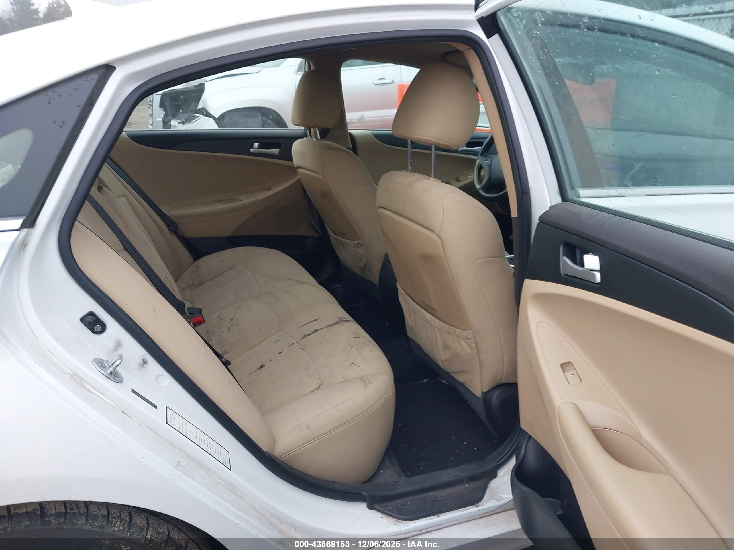 HYUNDAI SONATA image 8