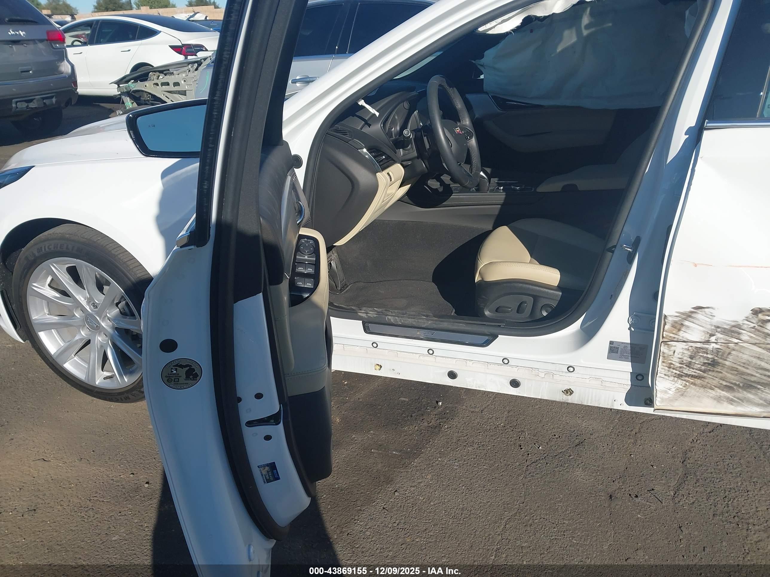 CADILLAC CT5 image 5