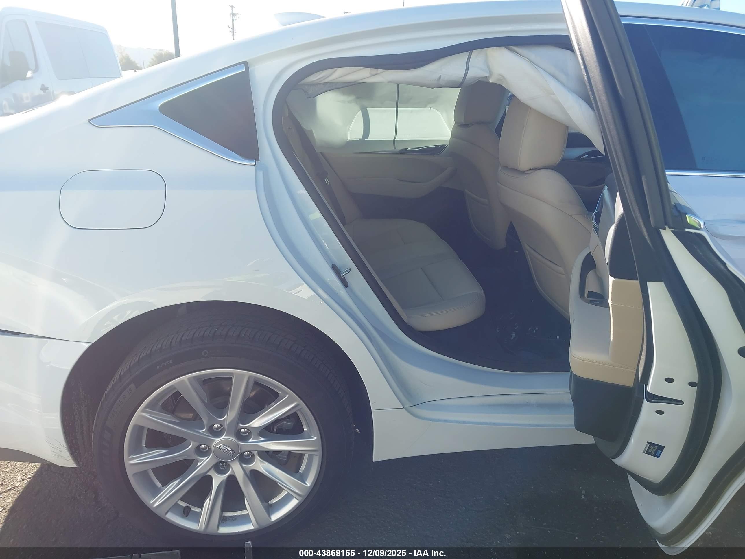 CADILLAC CT5 image 8