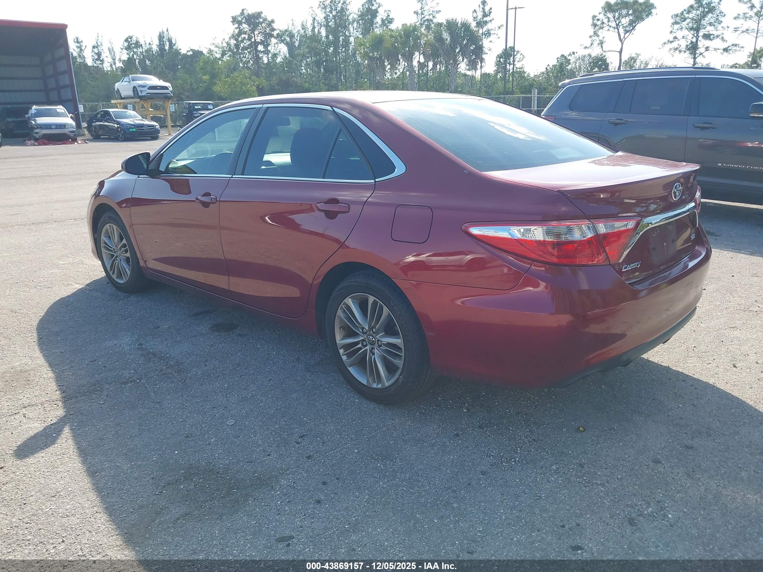 TOYOTA CAMRY image 3
