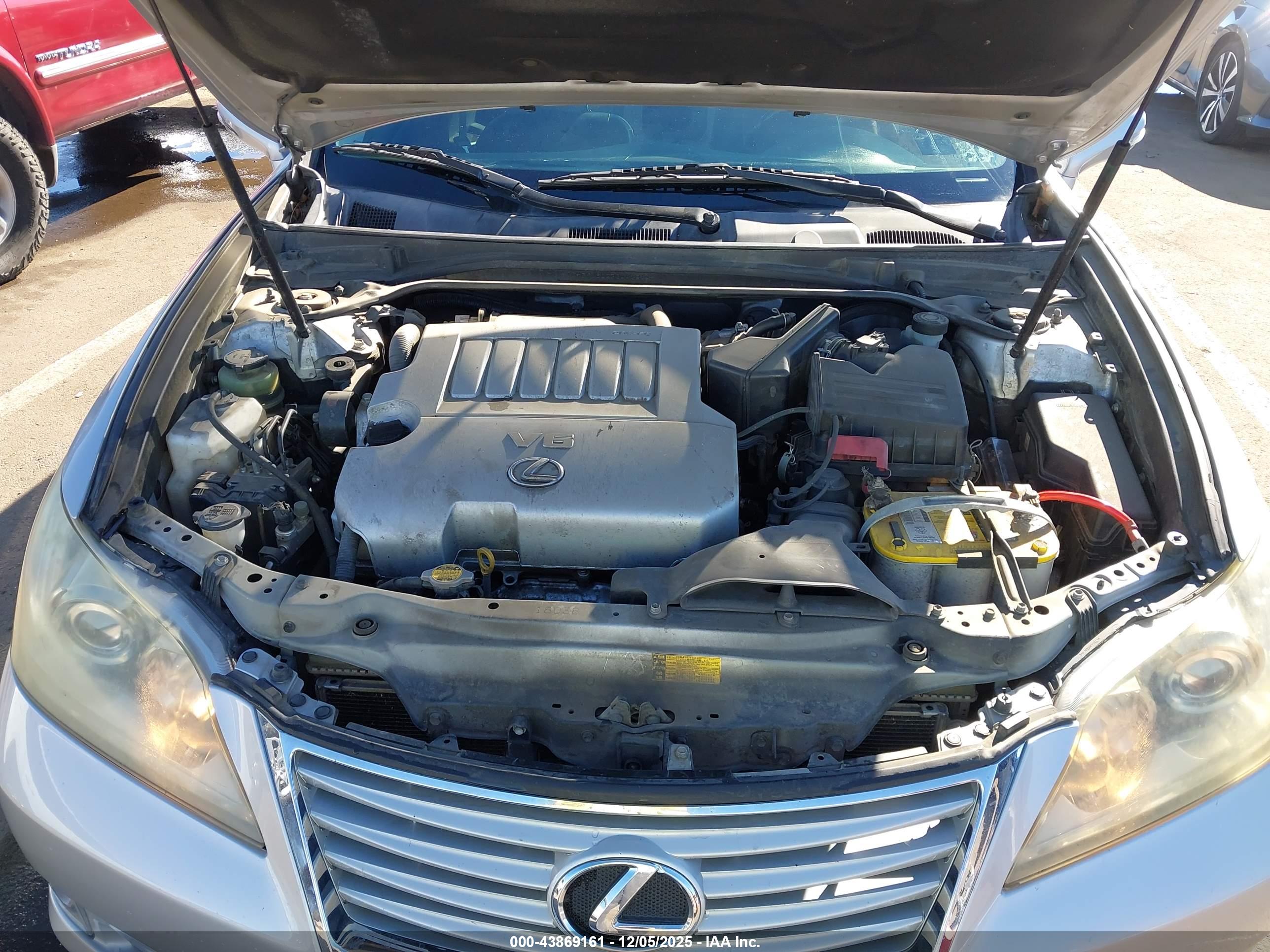 LEXUS ES image 10
