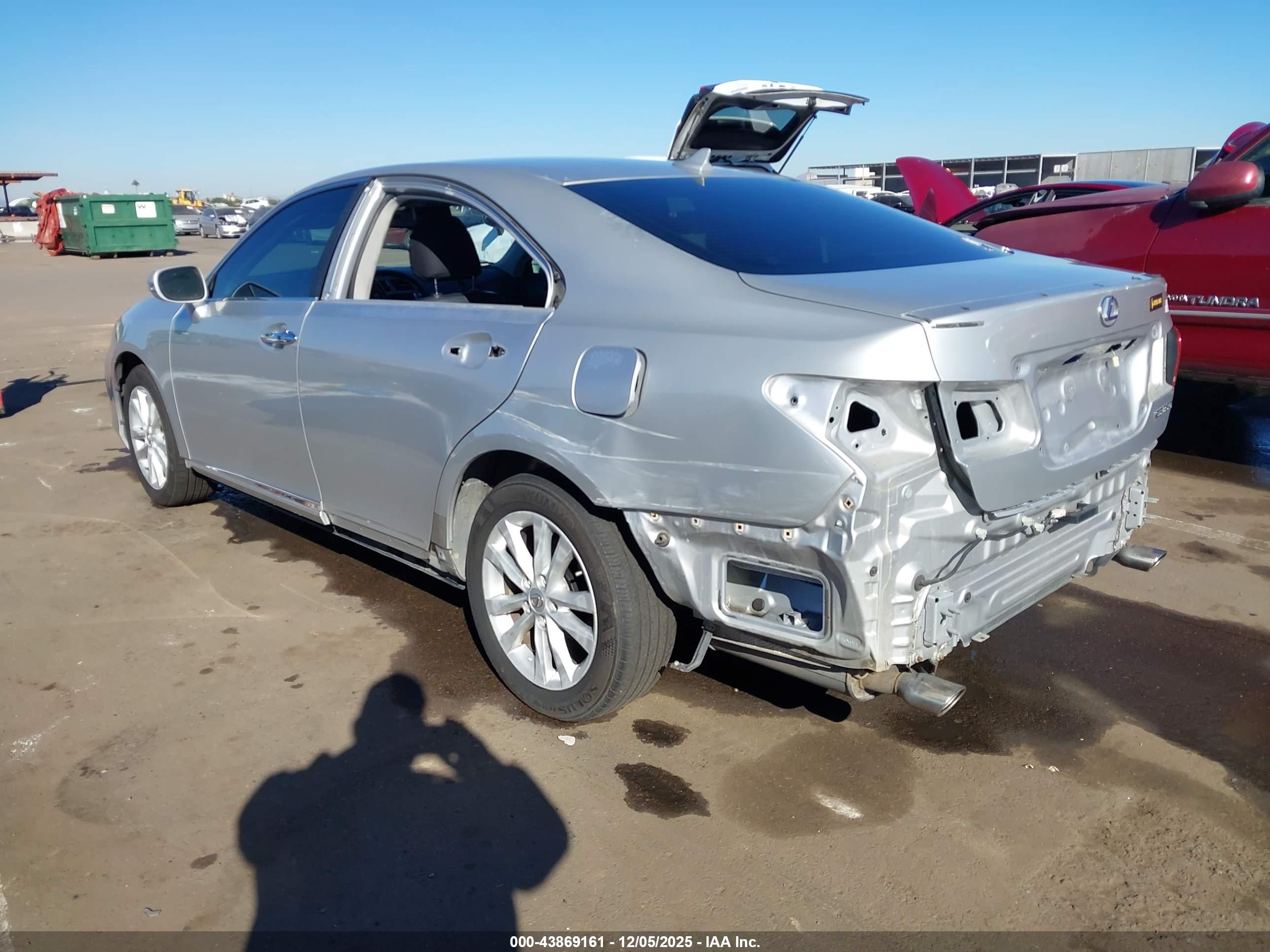 LEXUS ES image 3