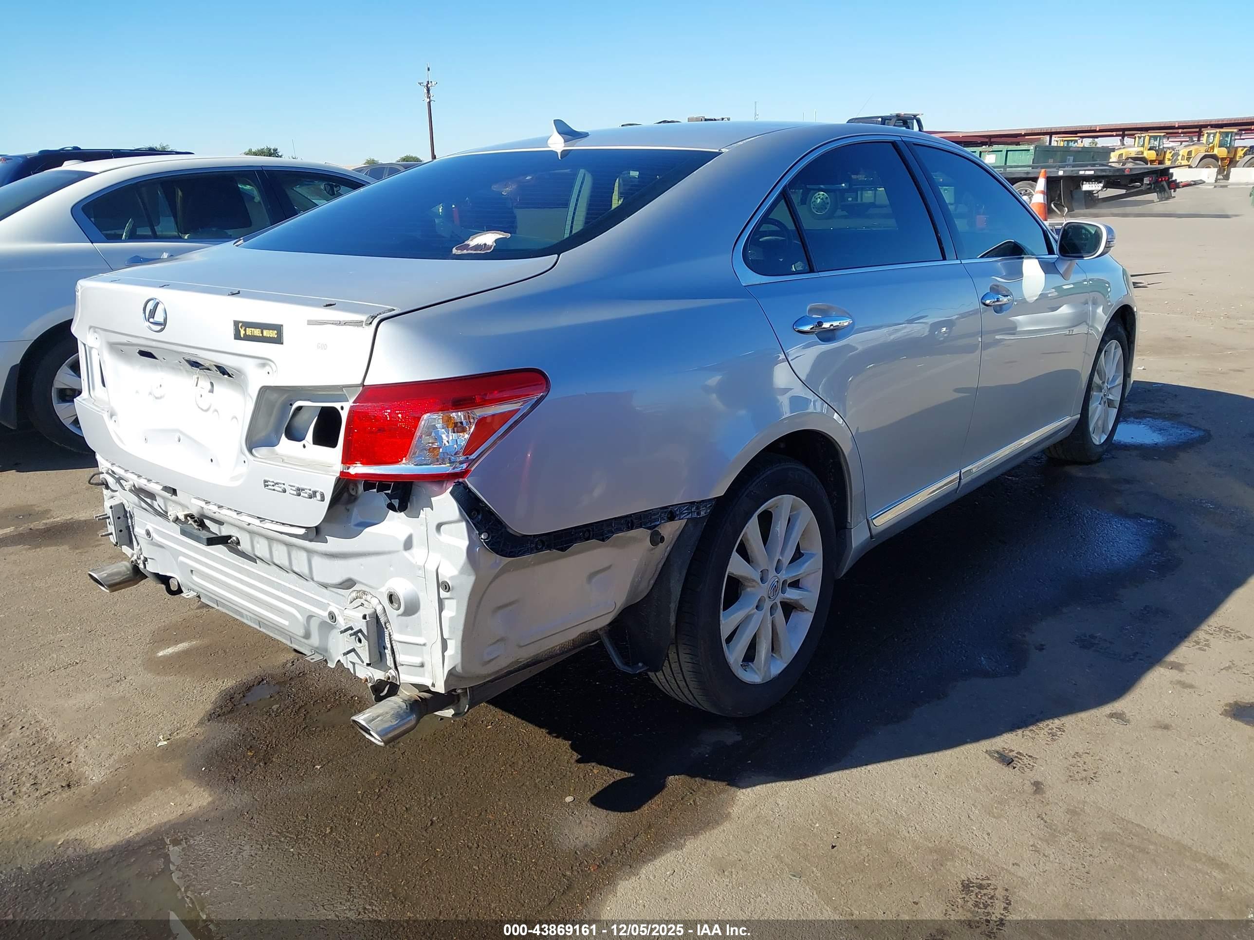 LEXUS ES image 4