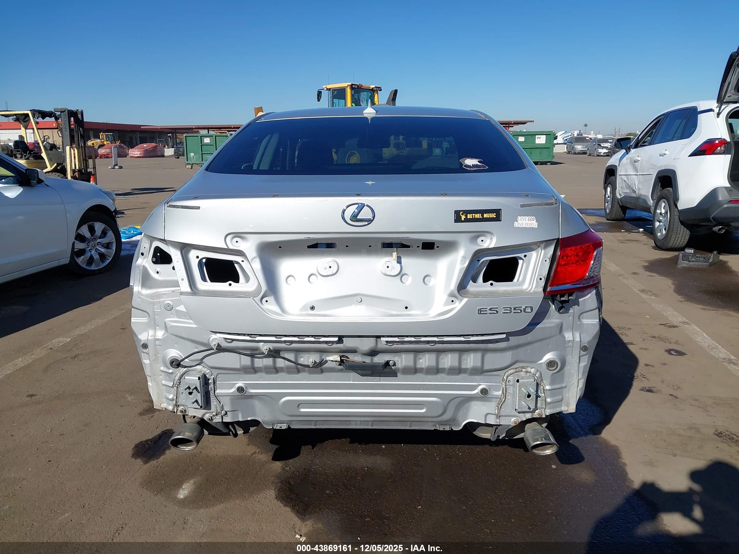 LEXUS ES image 6