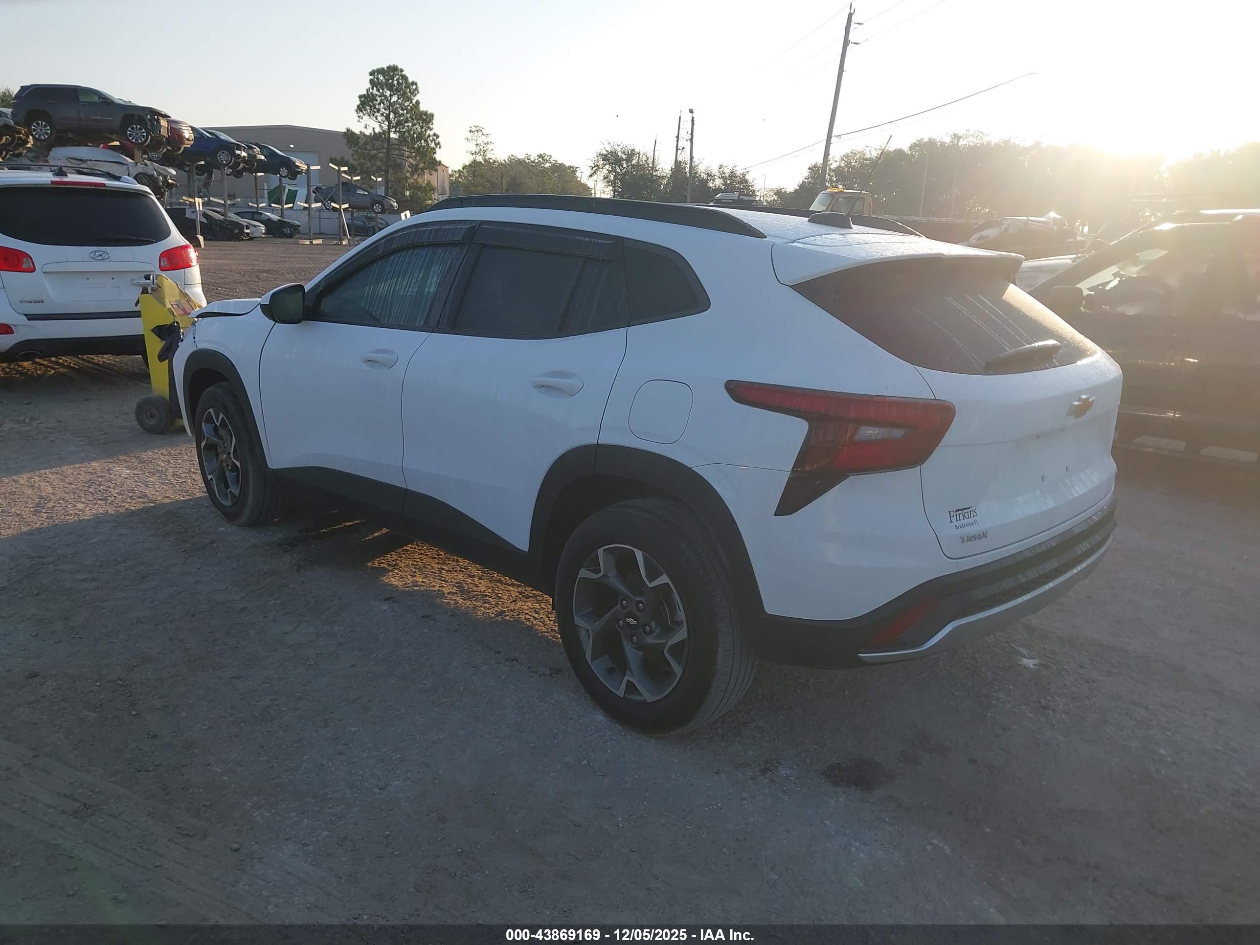 CHEVROLET TRAX image 3