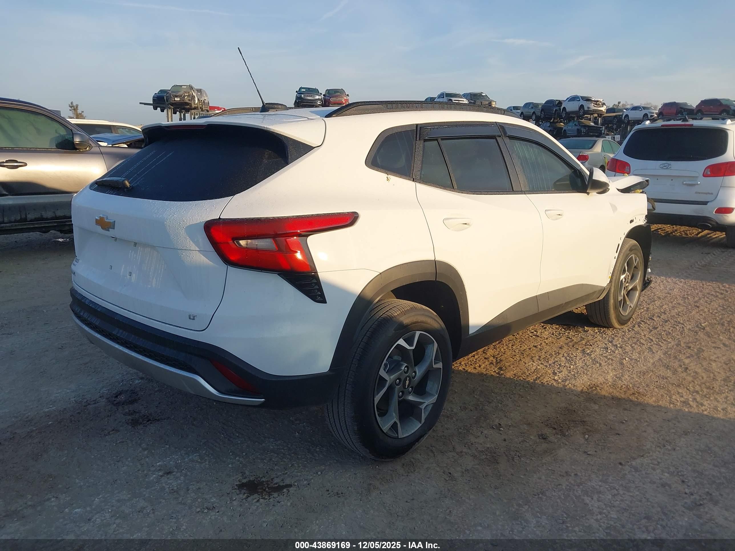 CHEVROLET TRAX image 4