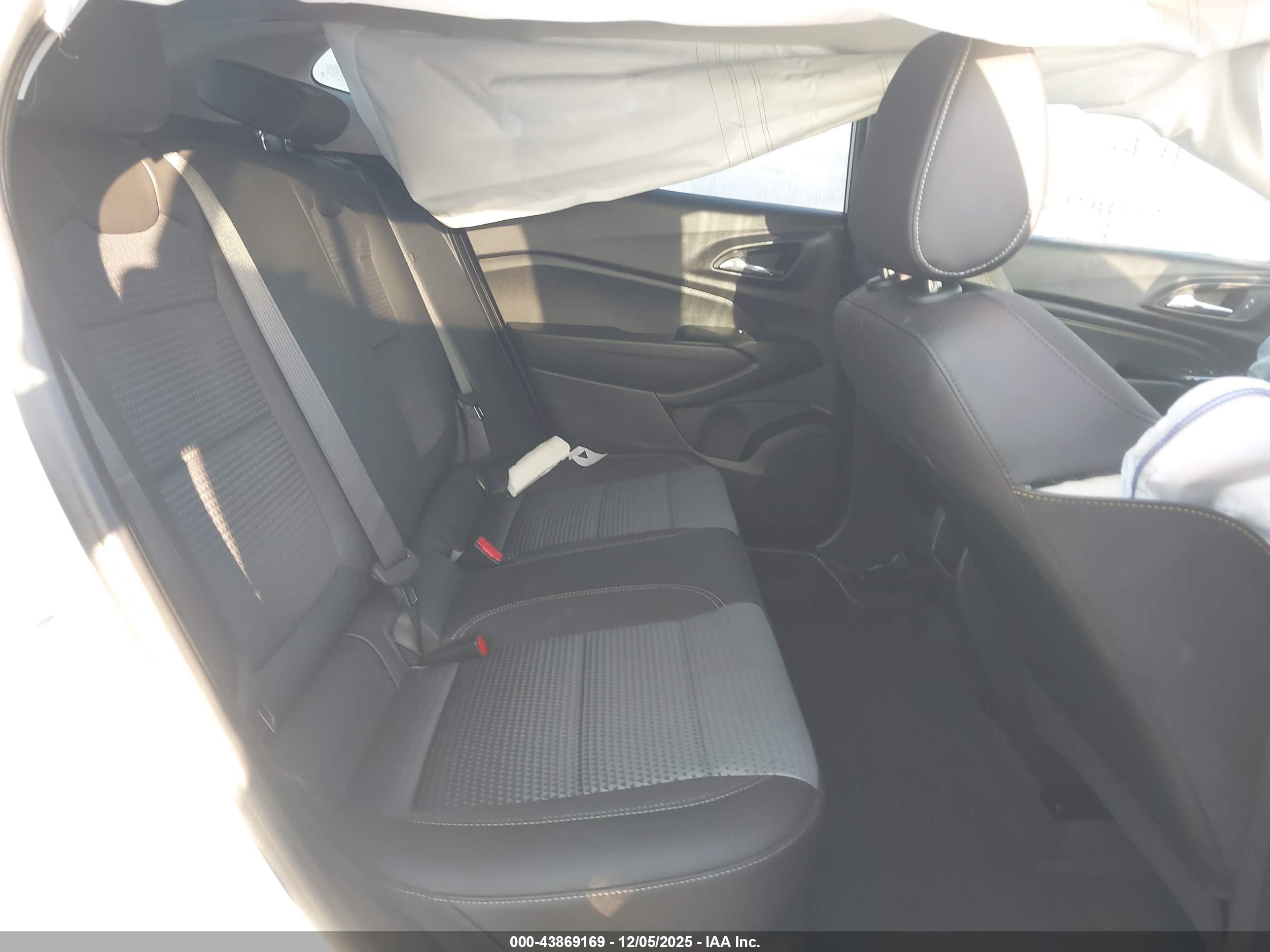 CHEVROLET TRAX image 8