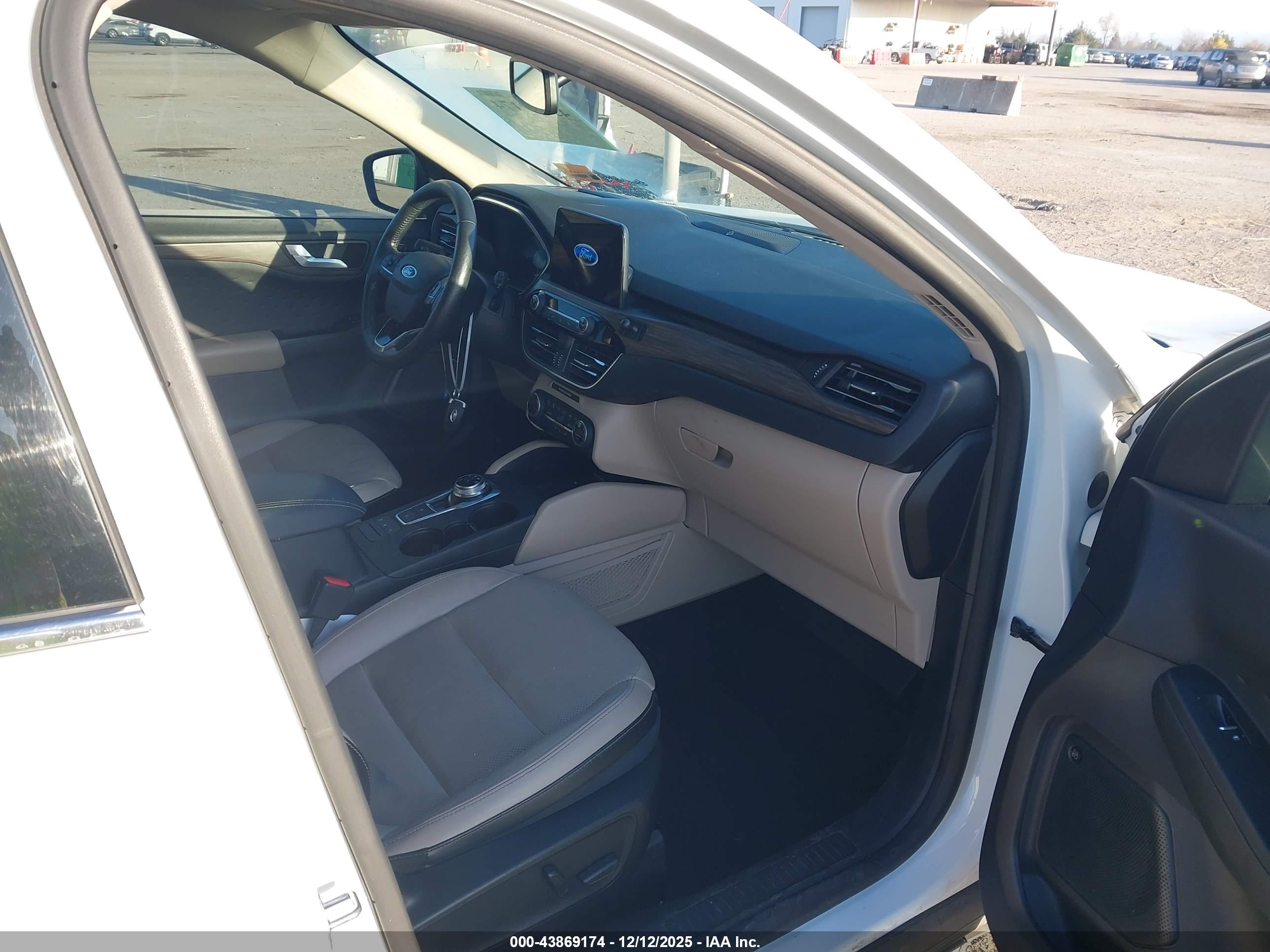FORD ESCAPE image 5