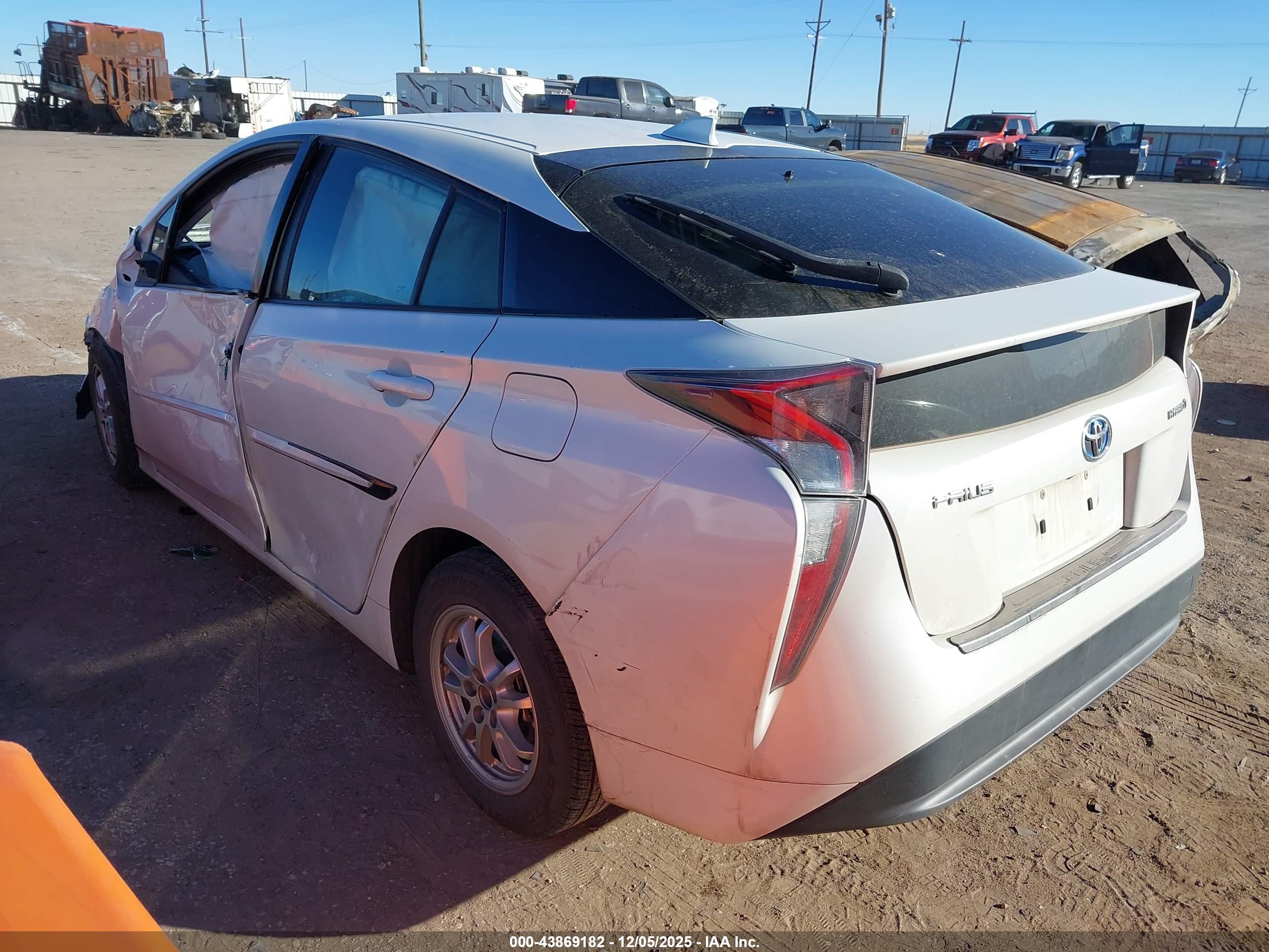 TOYOTA PRIUS image 3