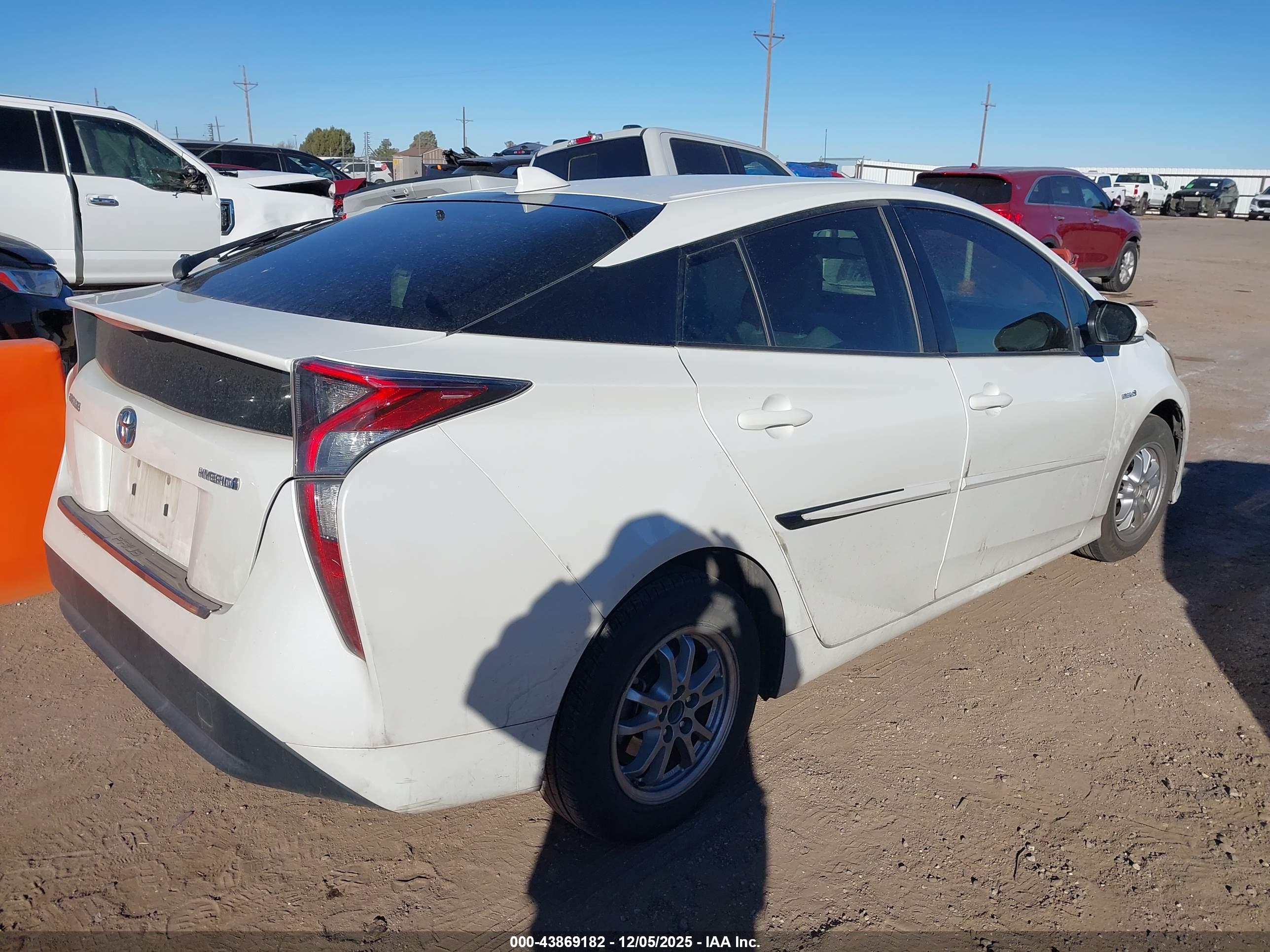 TOYOTA PRIUS image 4
