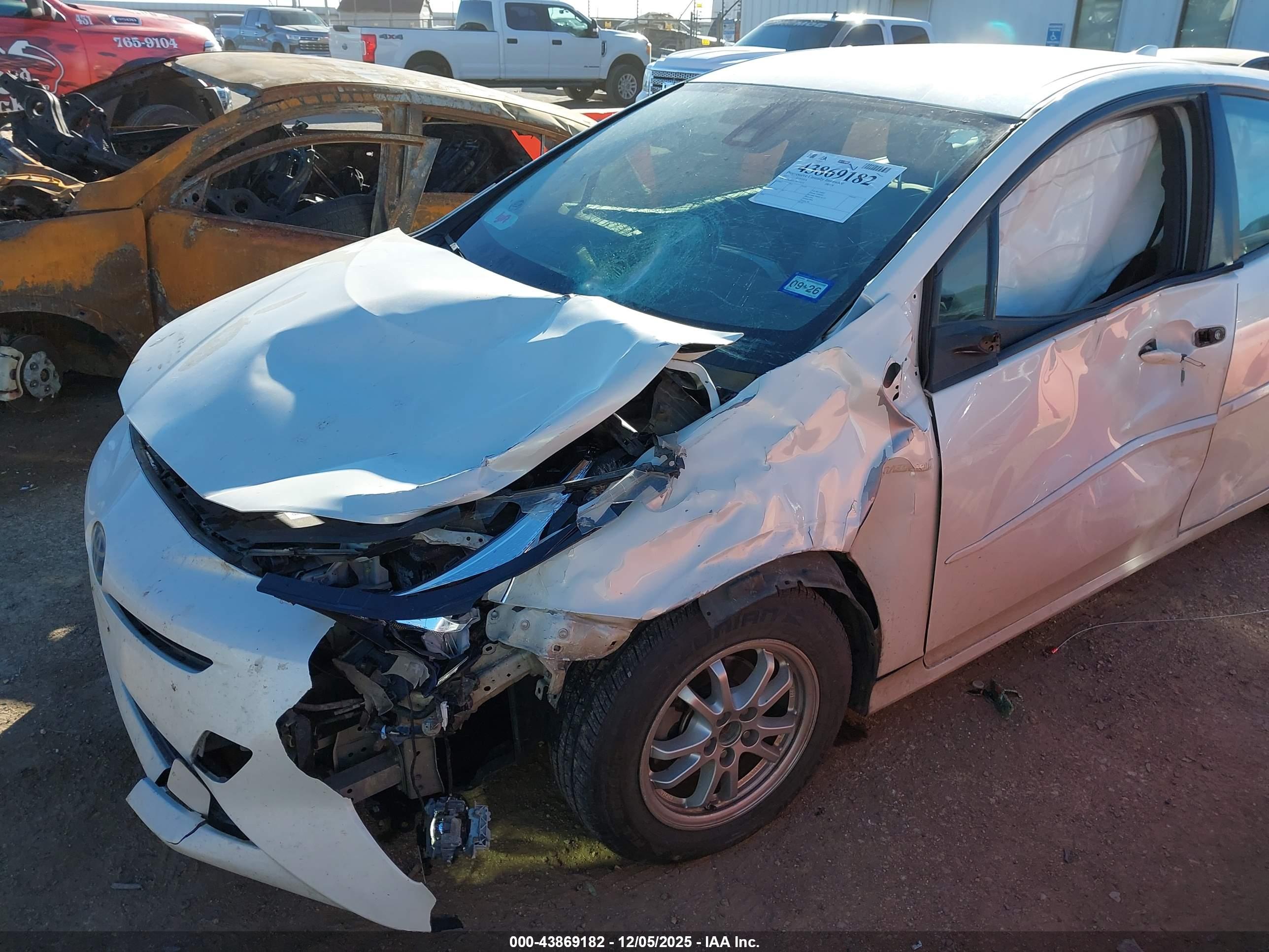 TOYOTA PRIUS image 6