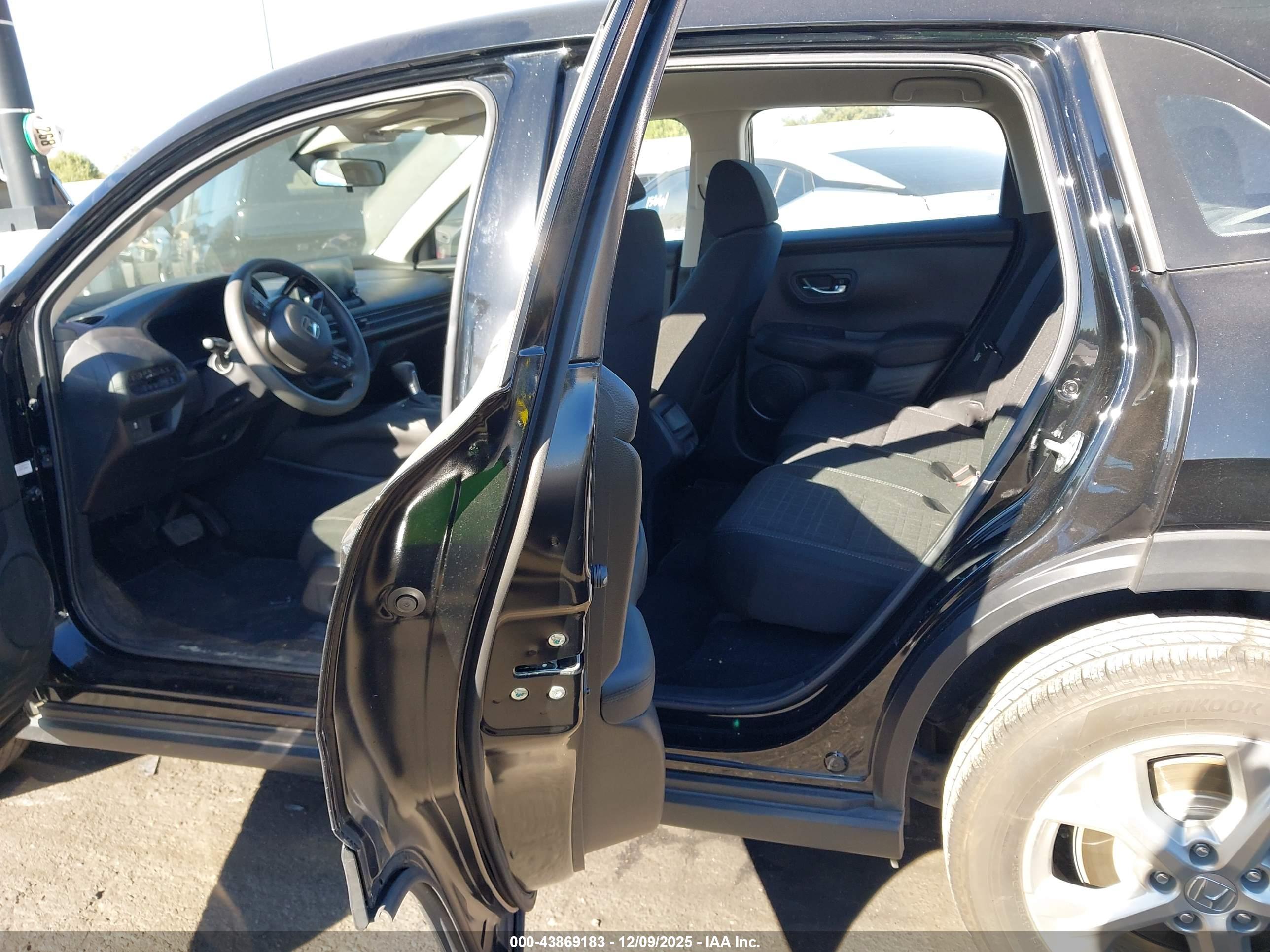 HONDA HR-V image 8