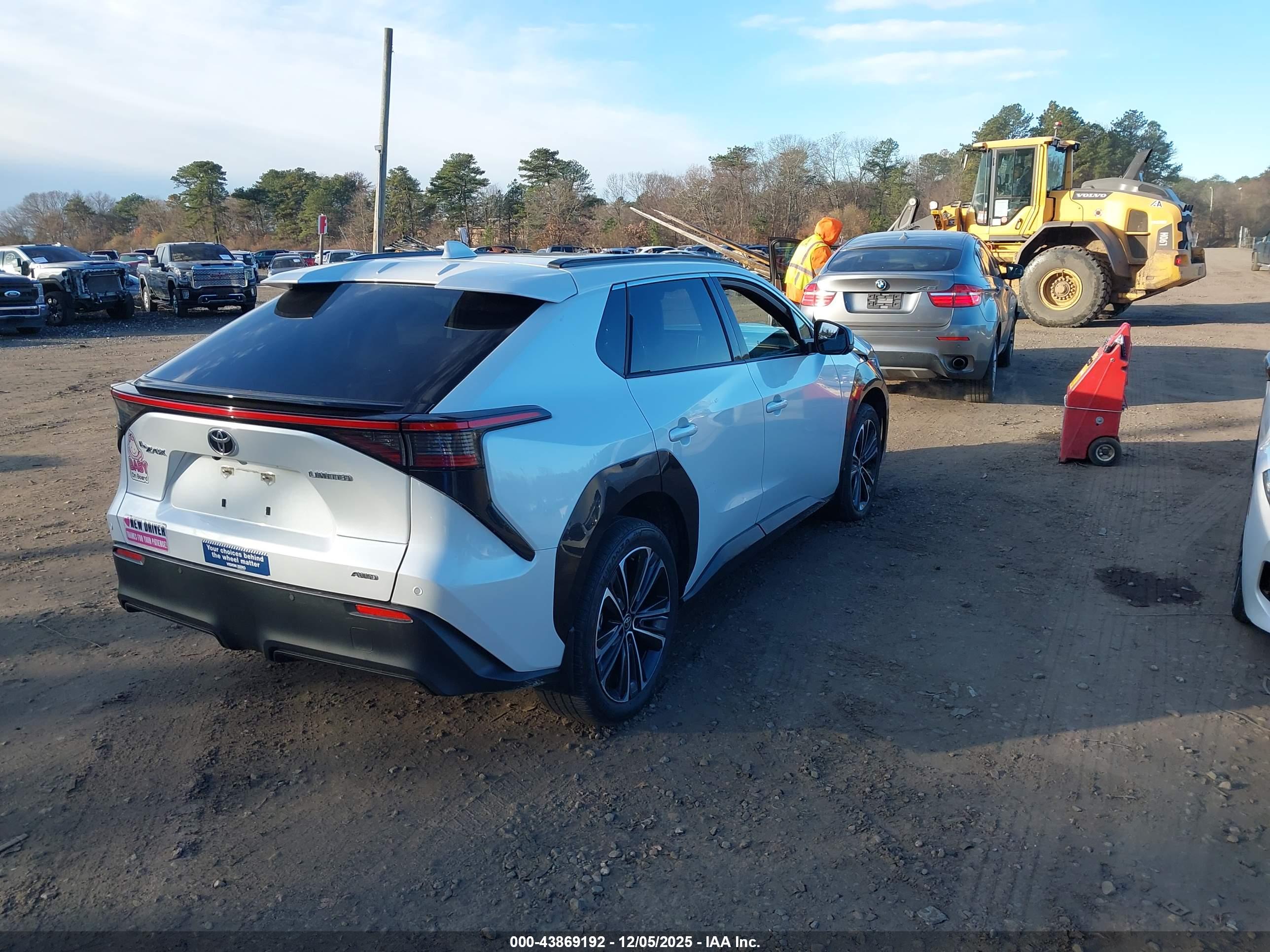 TOYOTA BZ4X image 4