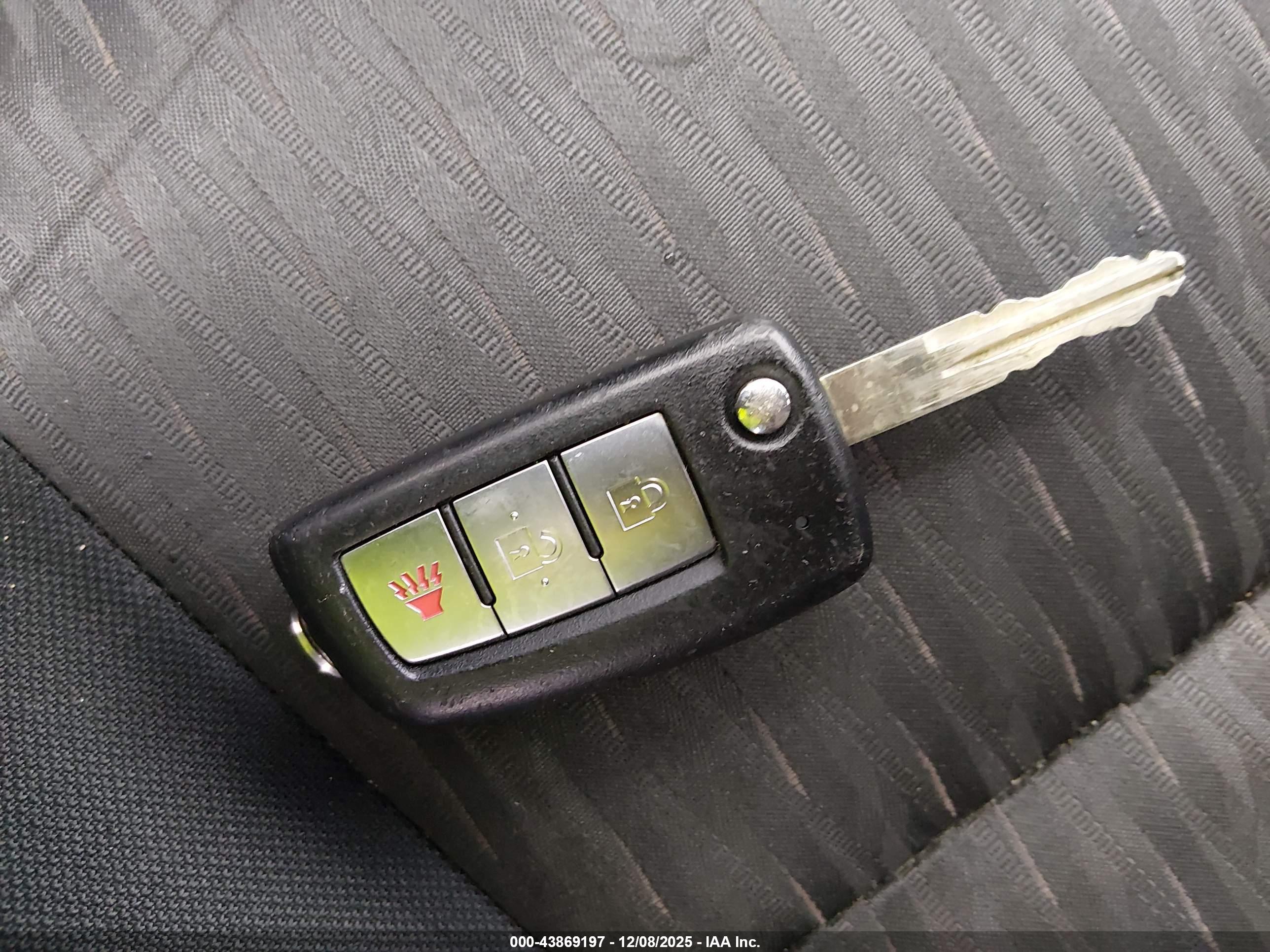 NISSAN ROGUE image 11