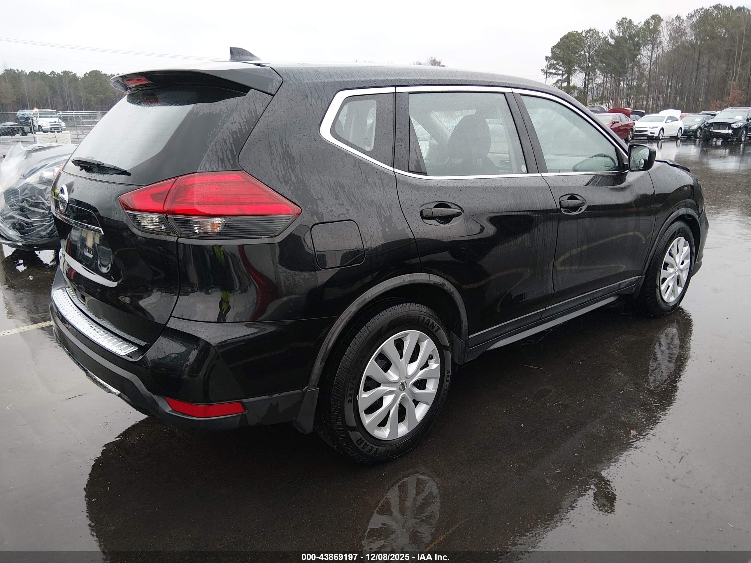 NISSAN ROGUE image 4