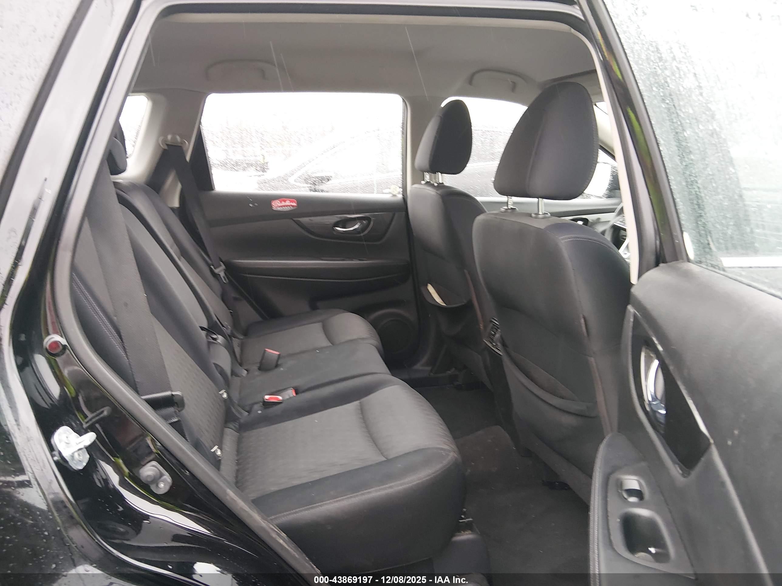 NISSAN ROGUE image 8