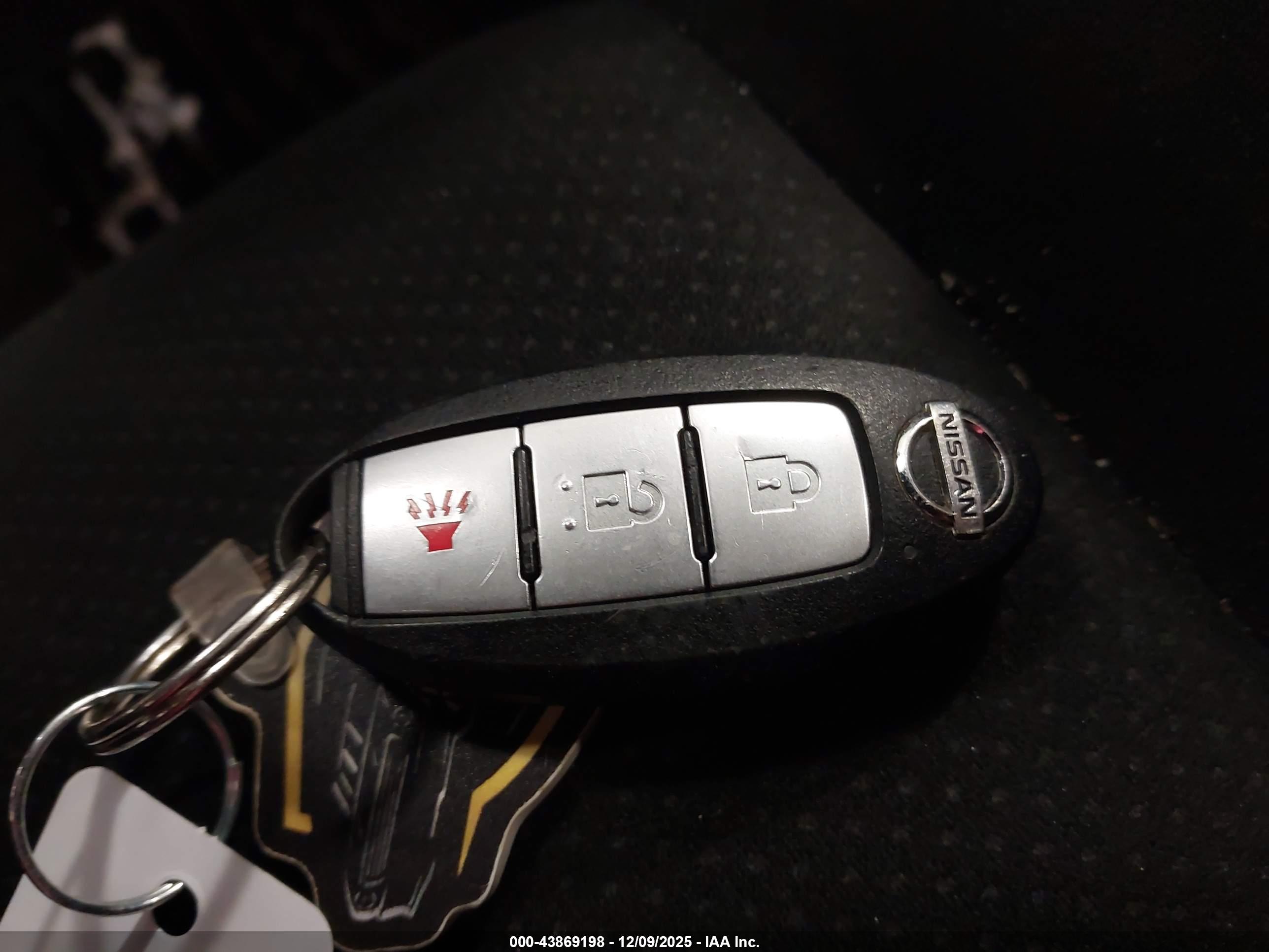 NISSAN MURANO image 11