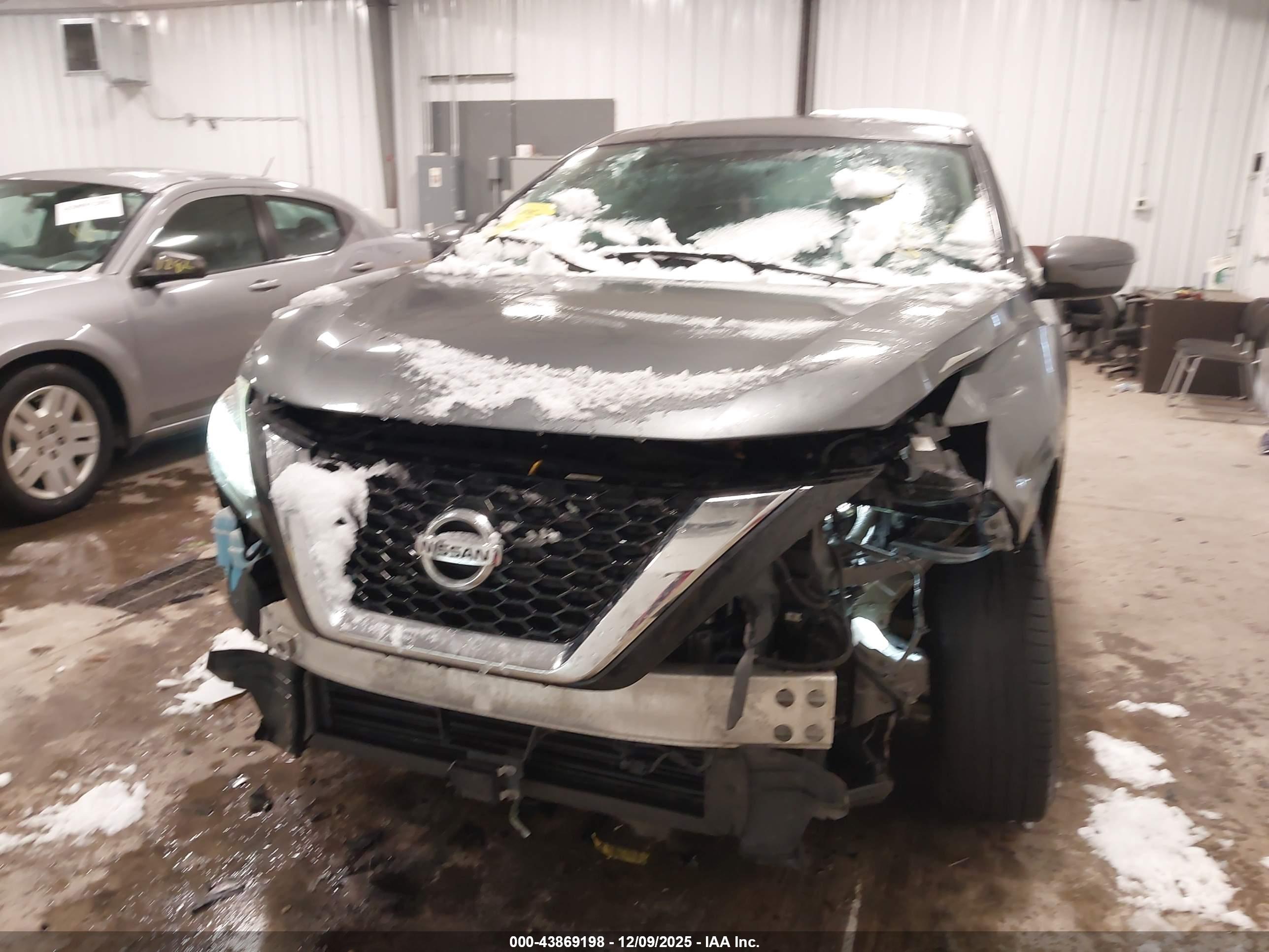 NISSAN MURANO image 6