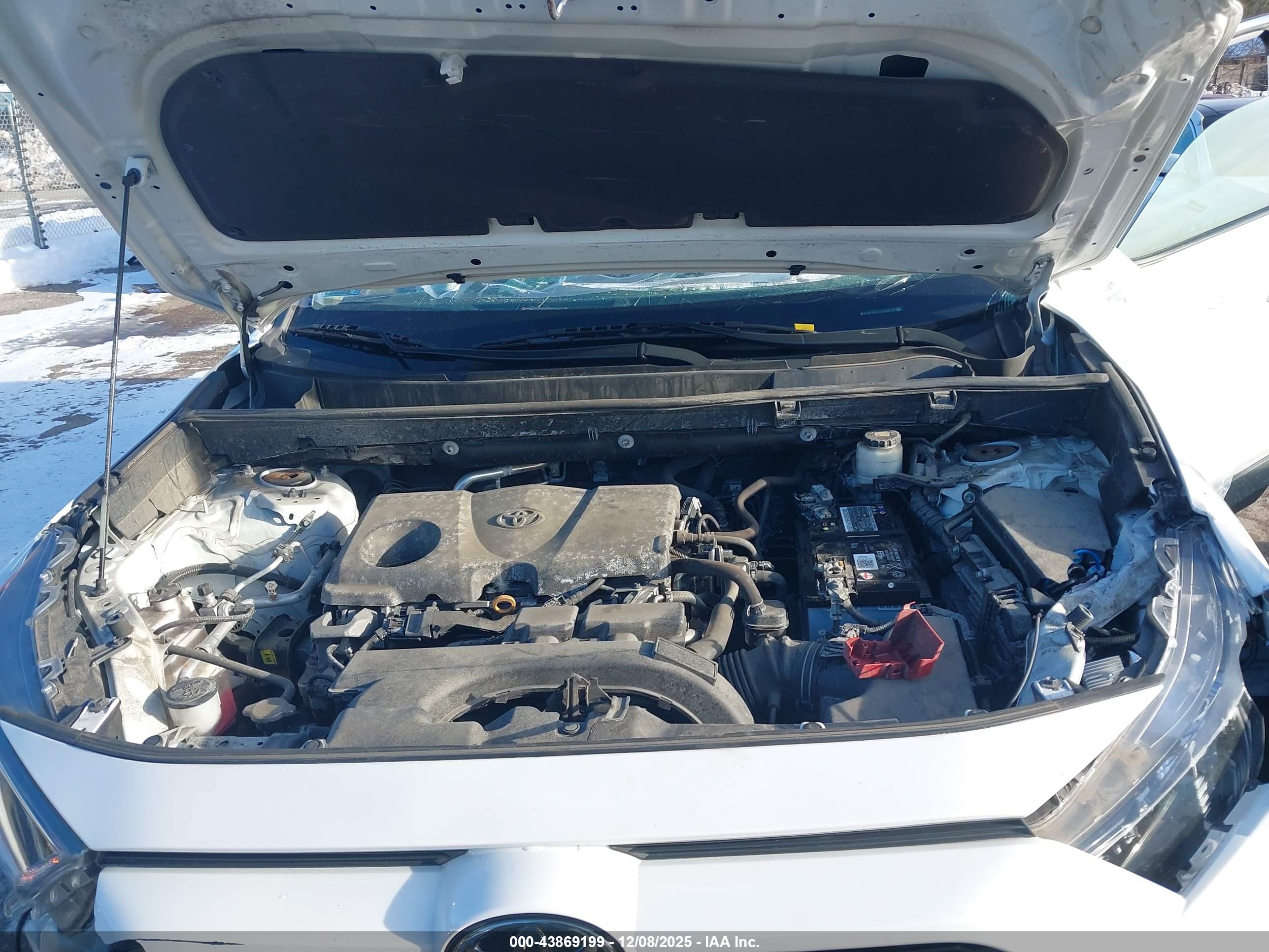 TOYOTA RAV4 image 10